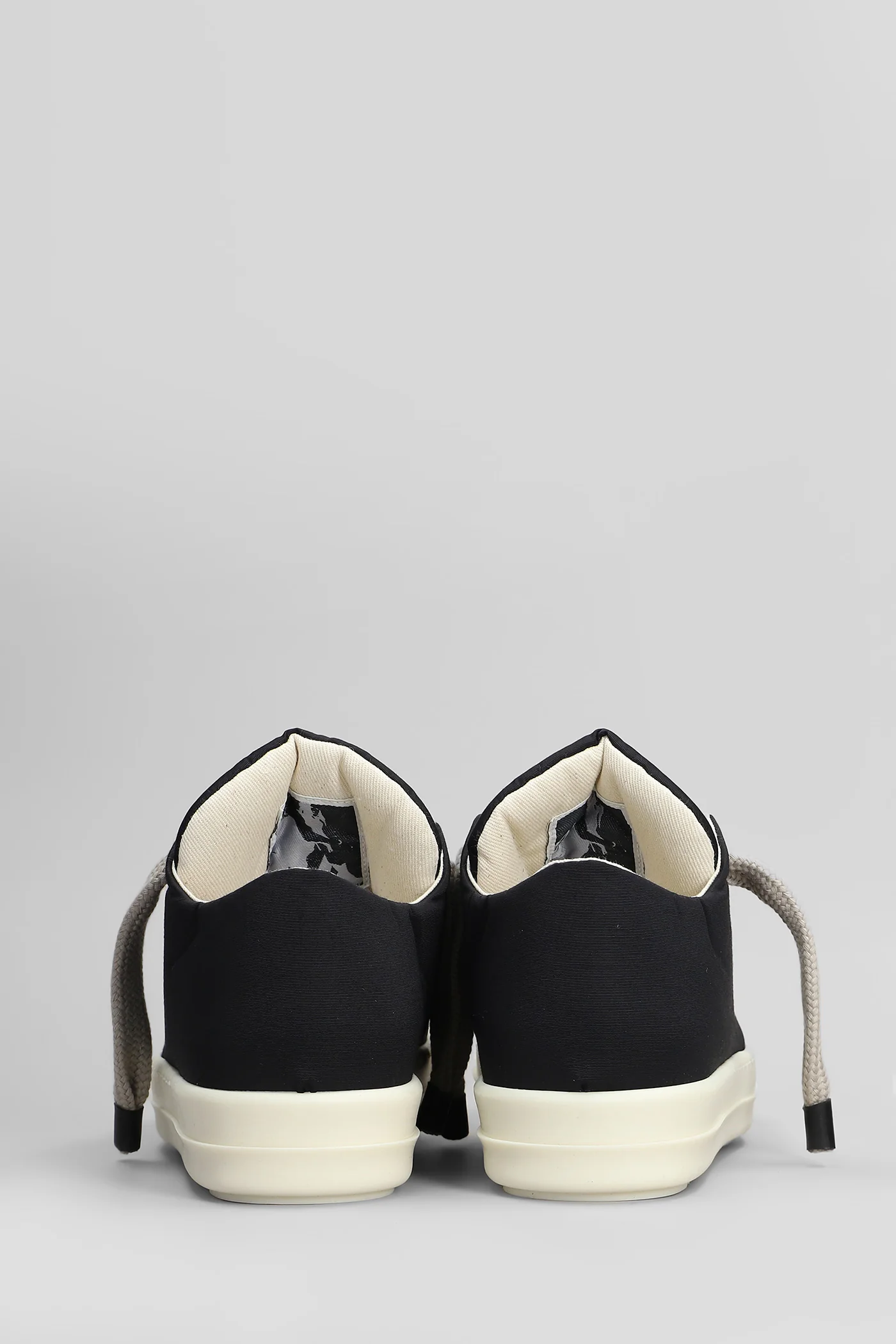 Jumbo lace puffe low Sneakers in black polyamide - Image 4