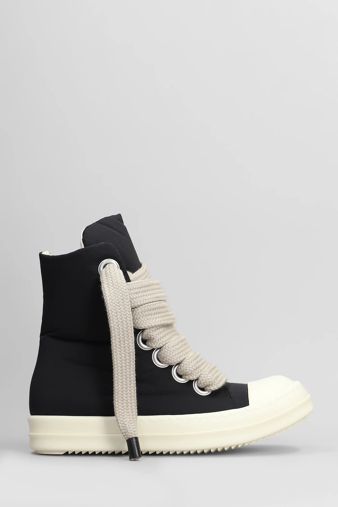 Jumbo lace puffer Sneakers in black polyamide