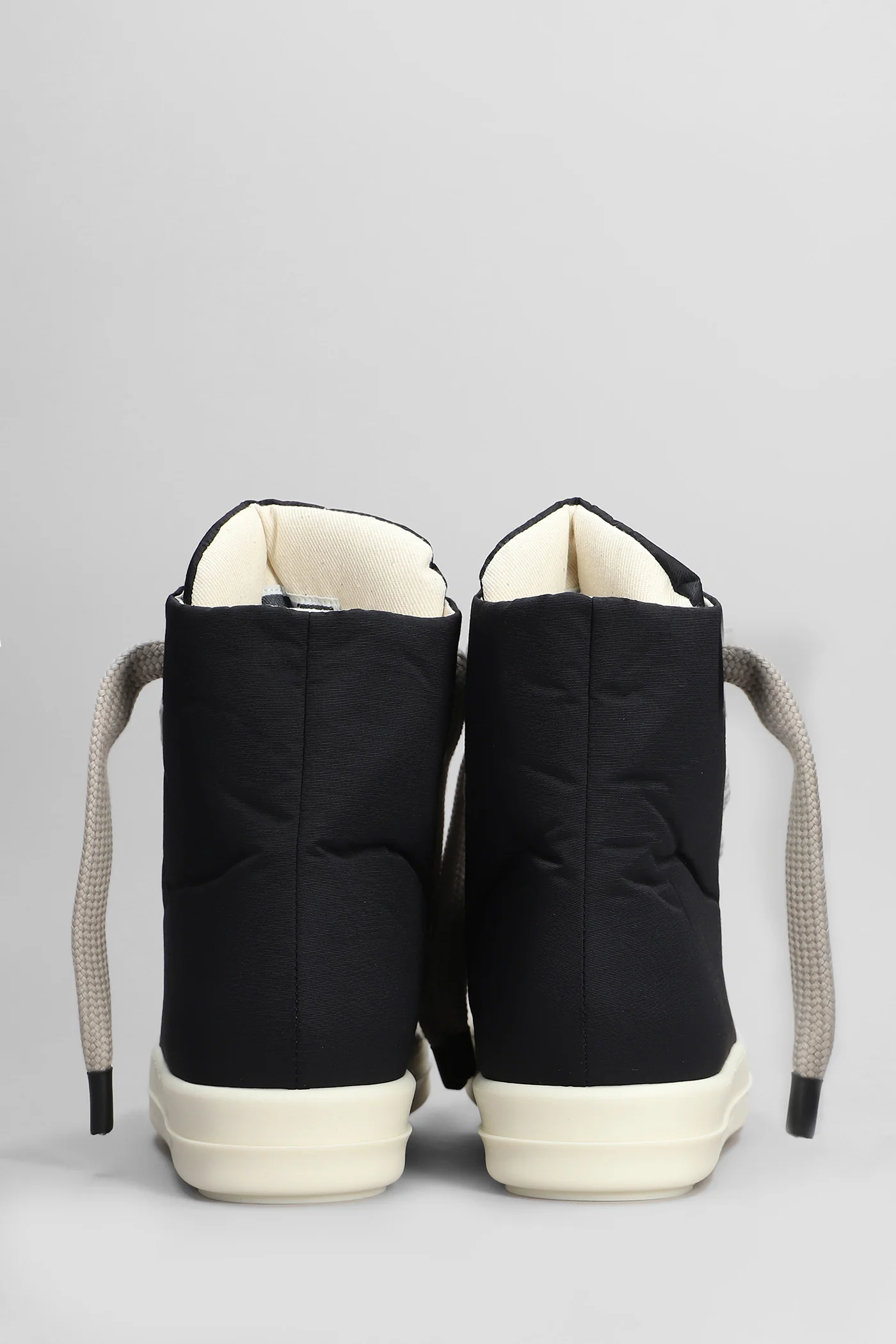 Jumbo lace puffer Sneakers in black polyamide - Image 4