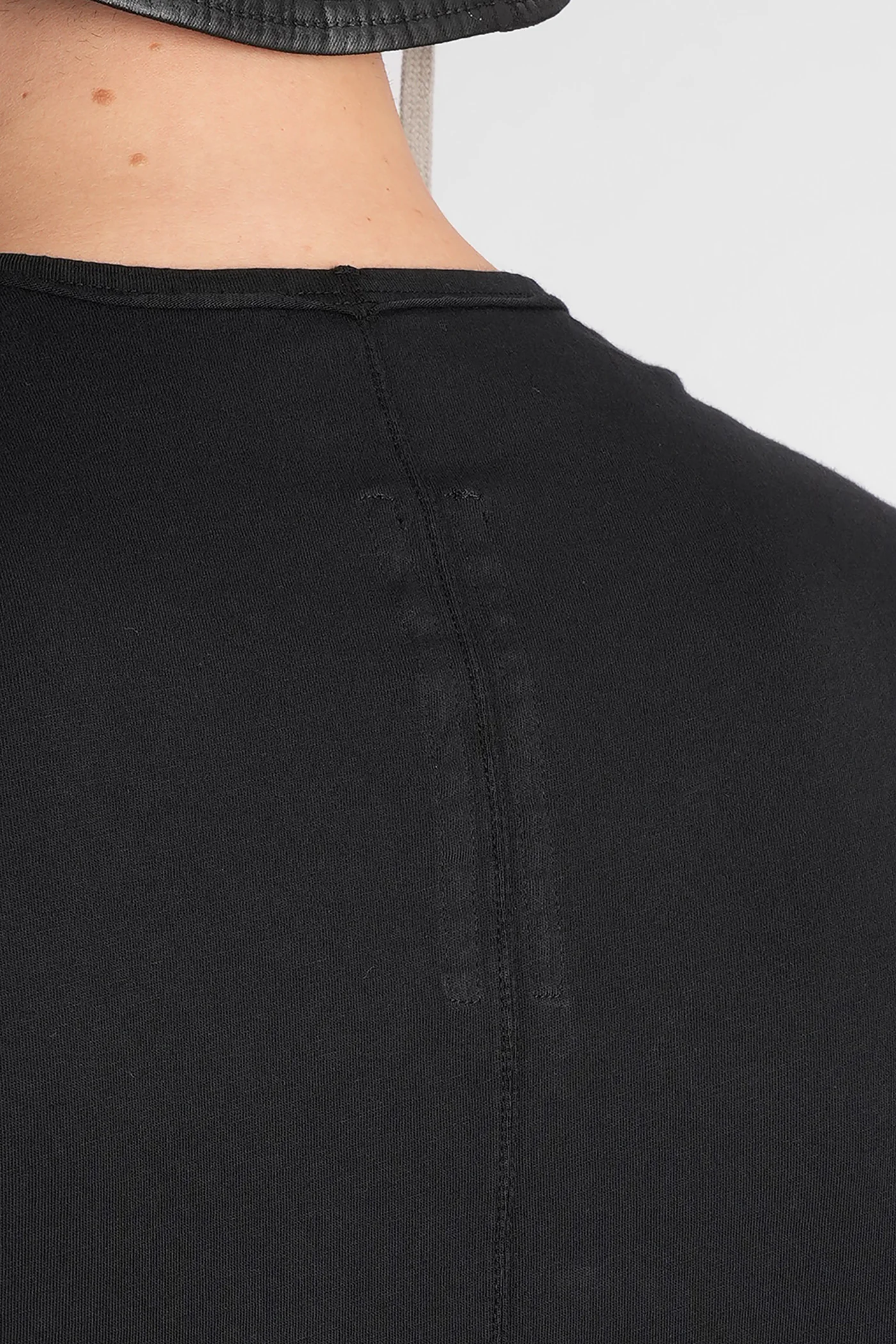 Level t T-Shirt in black cotton - Image 5