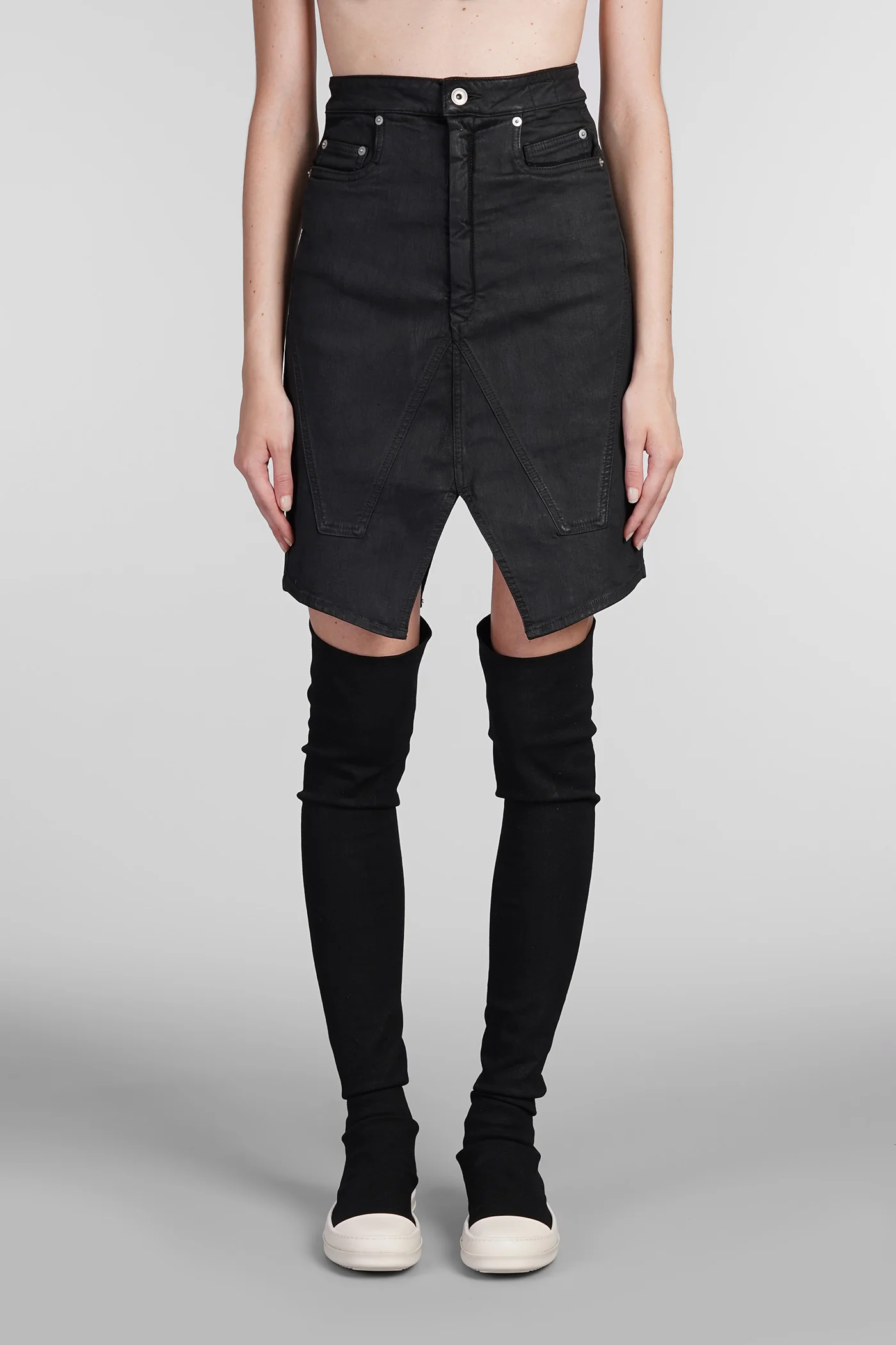 Slivered skirt Skirt in black cotton