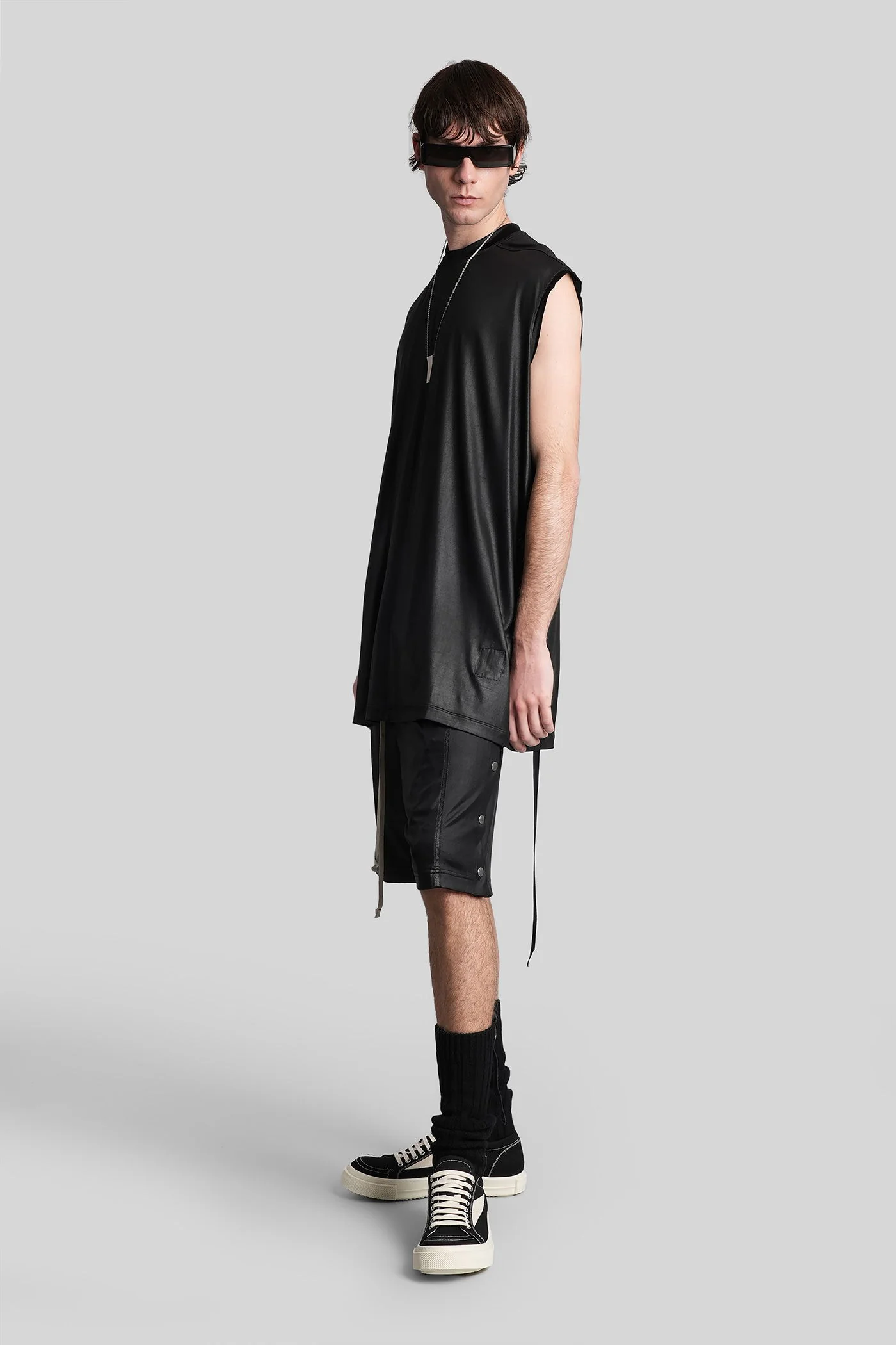 Wide pusher shorts Shorts in black acetate - Image 2