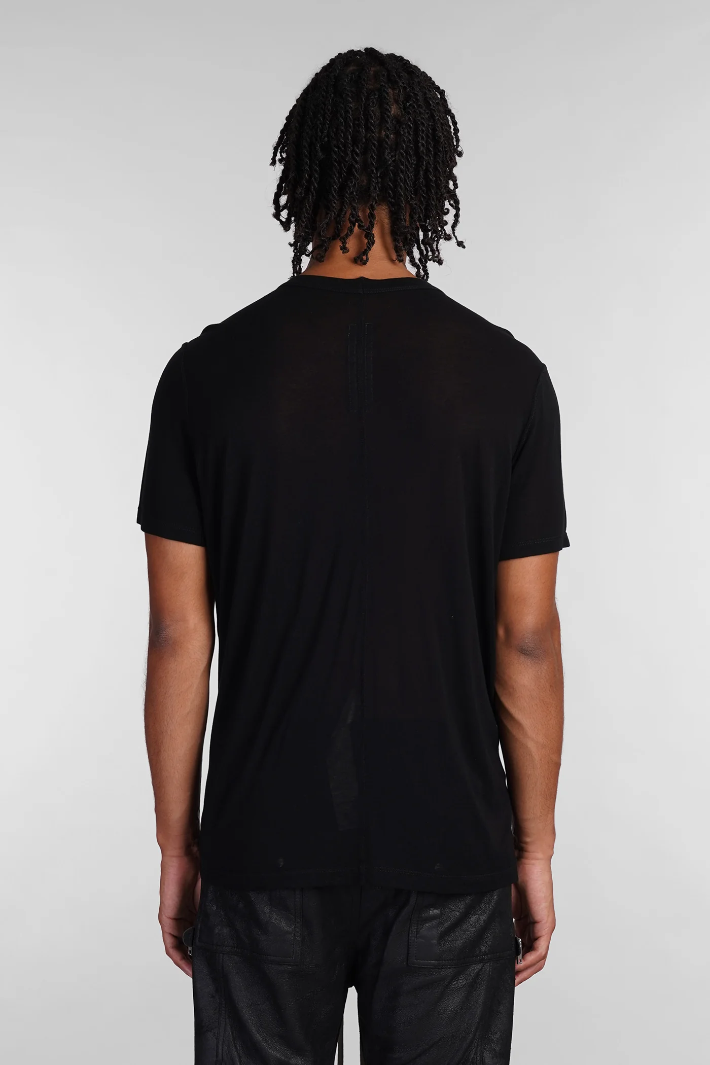 Short level t T-Shirt in black viscose - Image 3