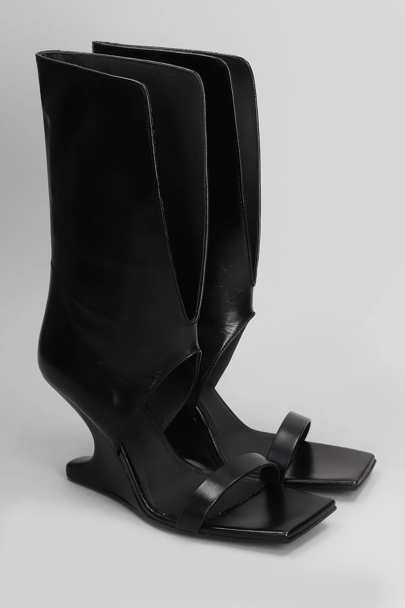Winged cantilever 8 Sandals in black leather - Image 2