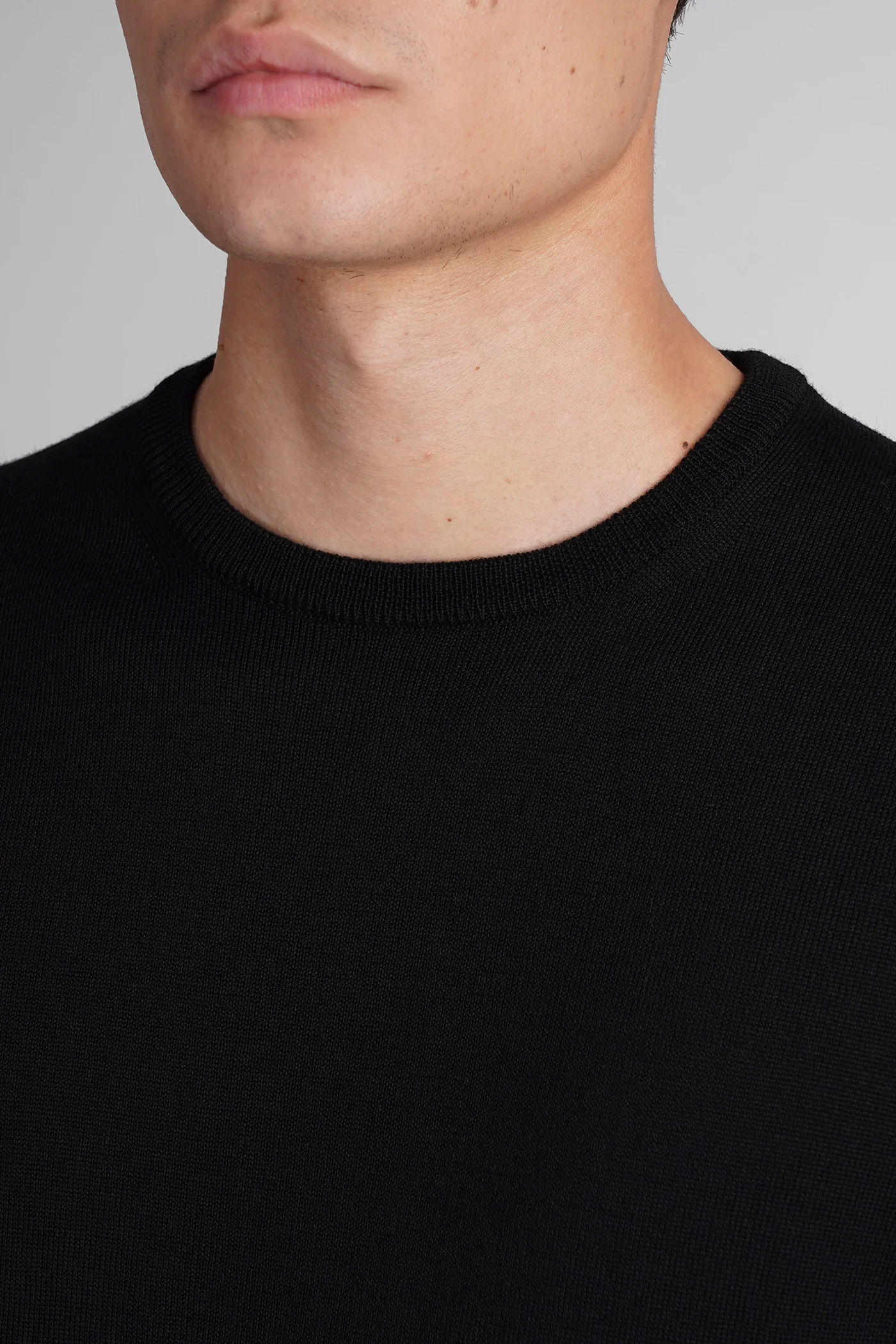 Knitwear in black wool - Image 5