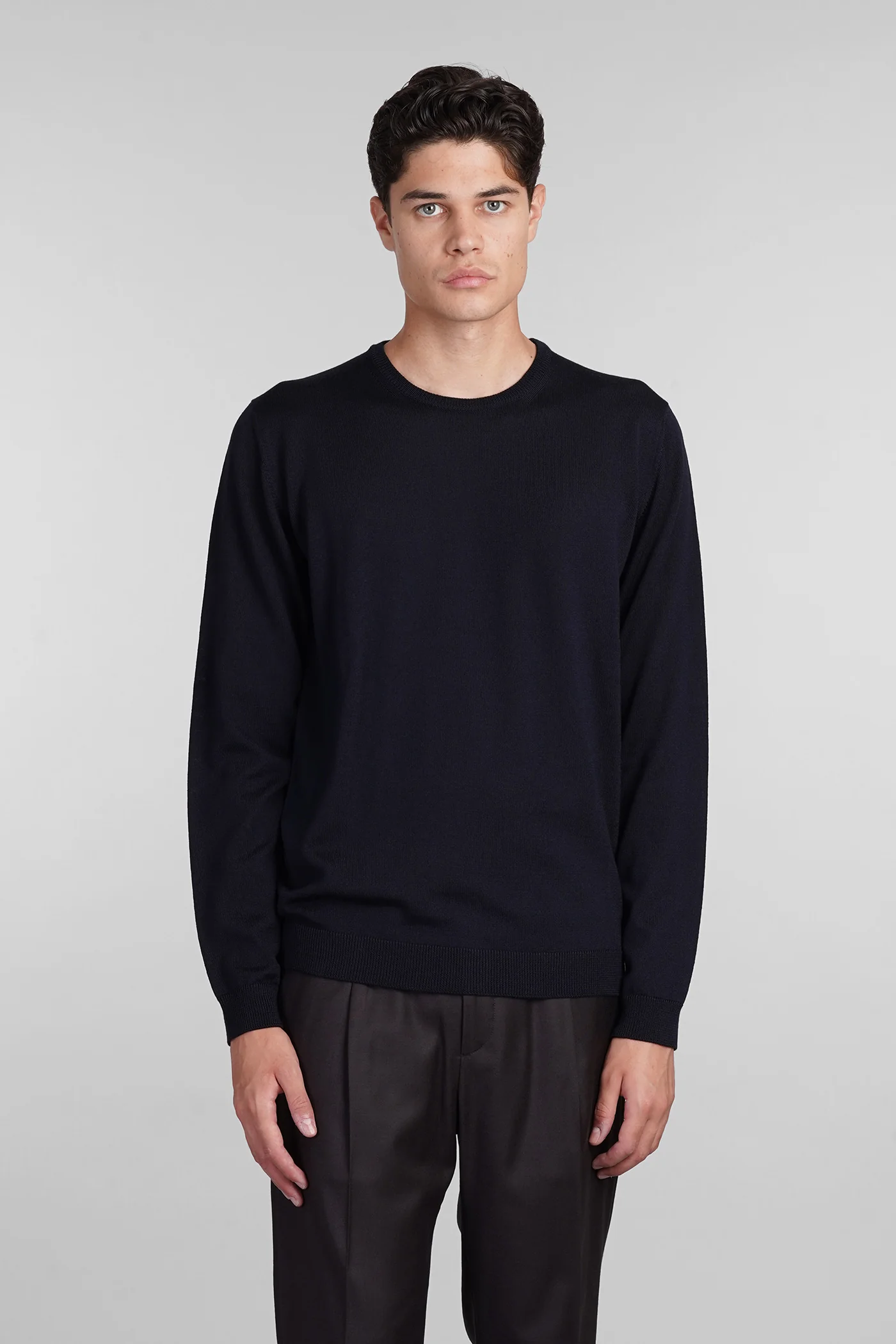 Knitwear in blue wool