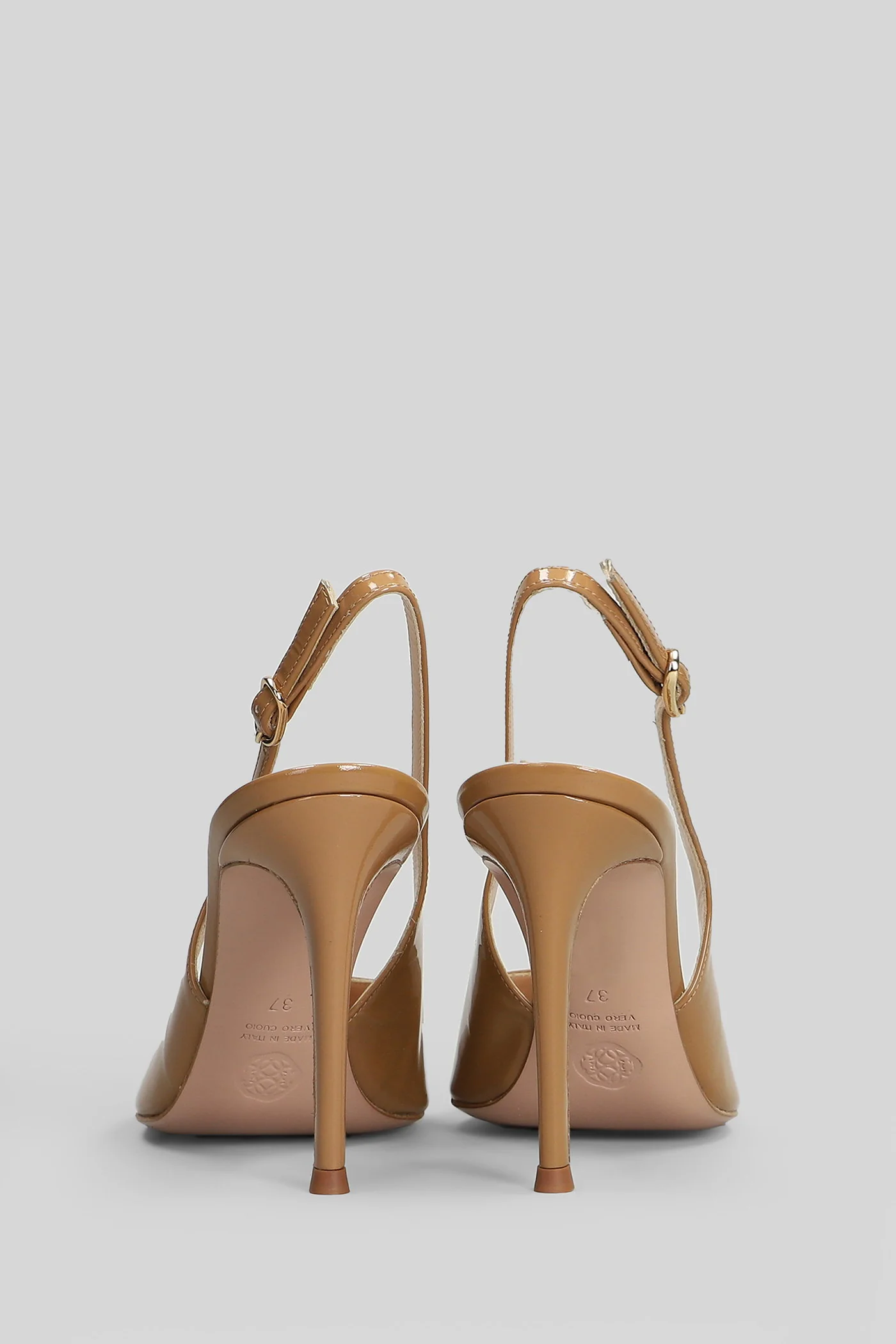 Klept Pumps in Camel patent leather - Image 4