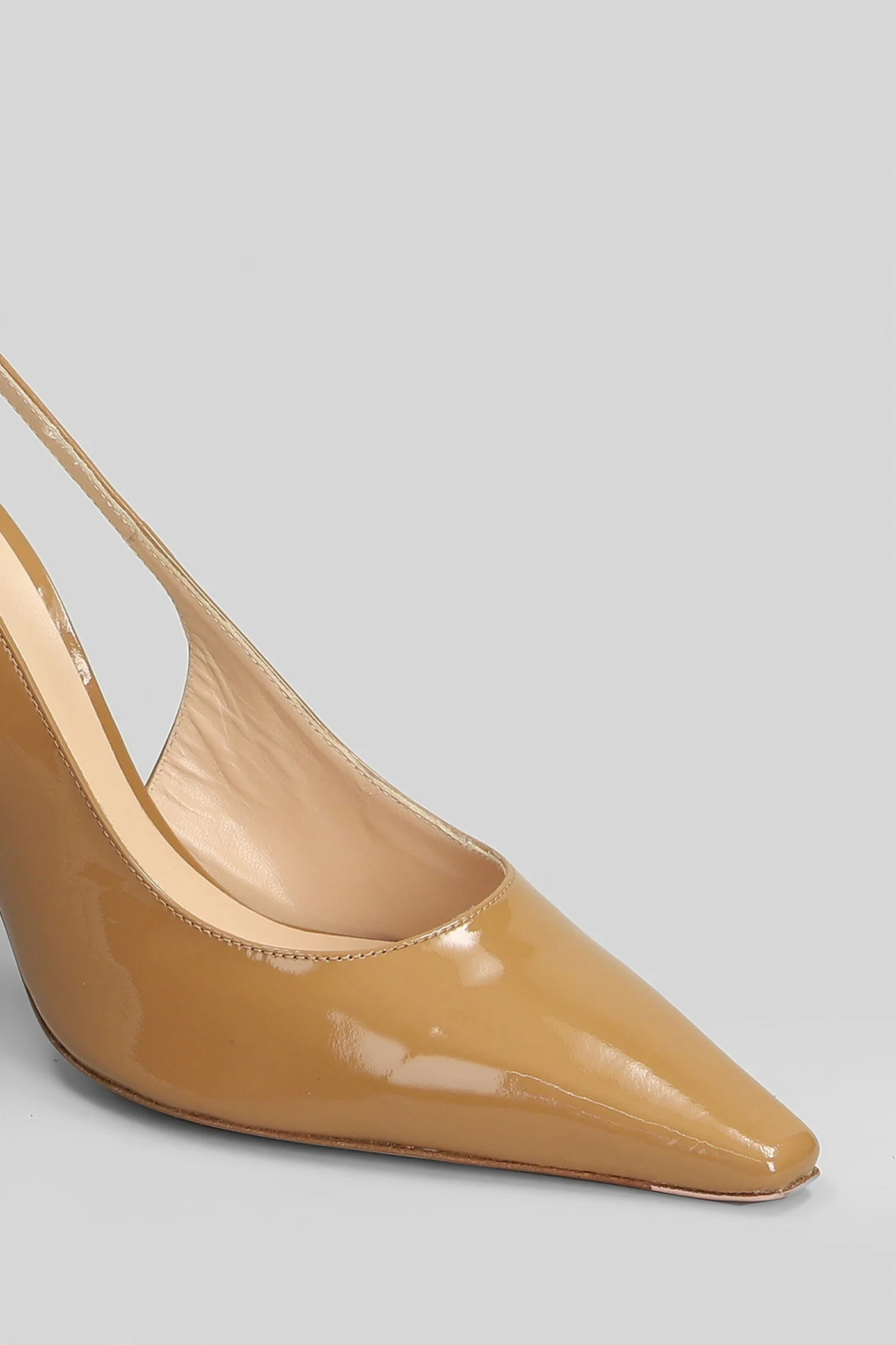 Klept Pumps in Camel patent leather - Image 5