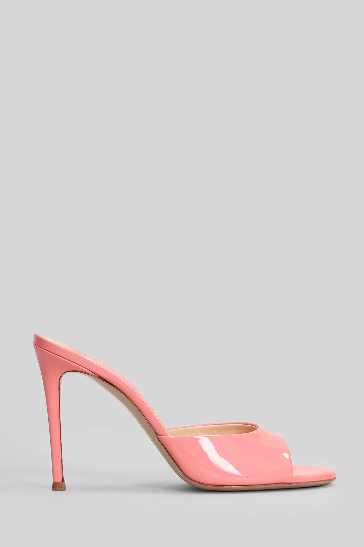 Ramas Sandals in rose-pink patent leather