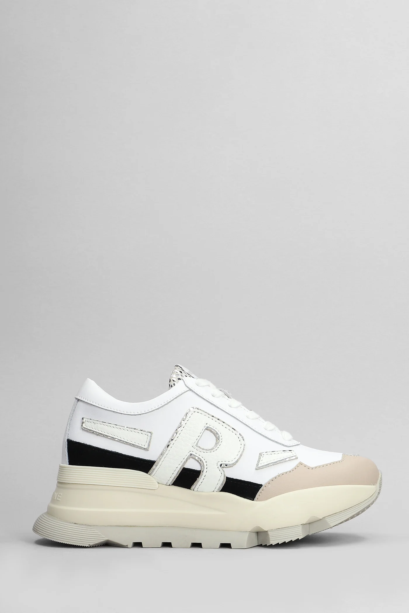 Aki Sneakers in white leather