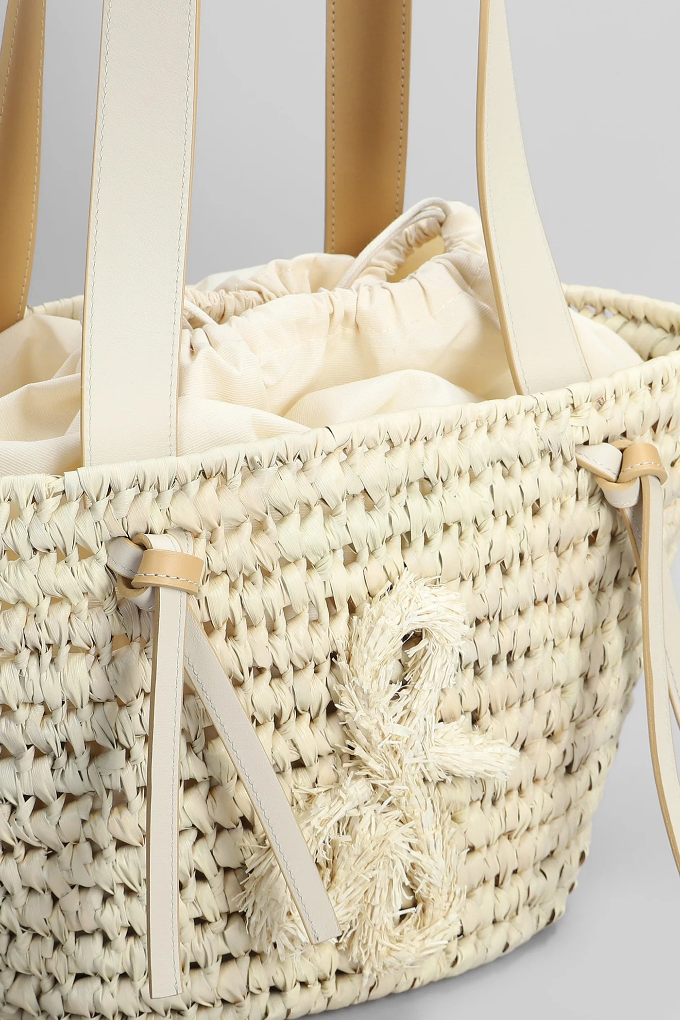The Corn Tote Tote in beige raffia - Image 4