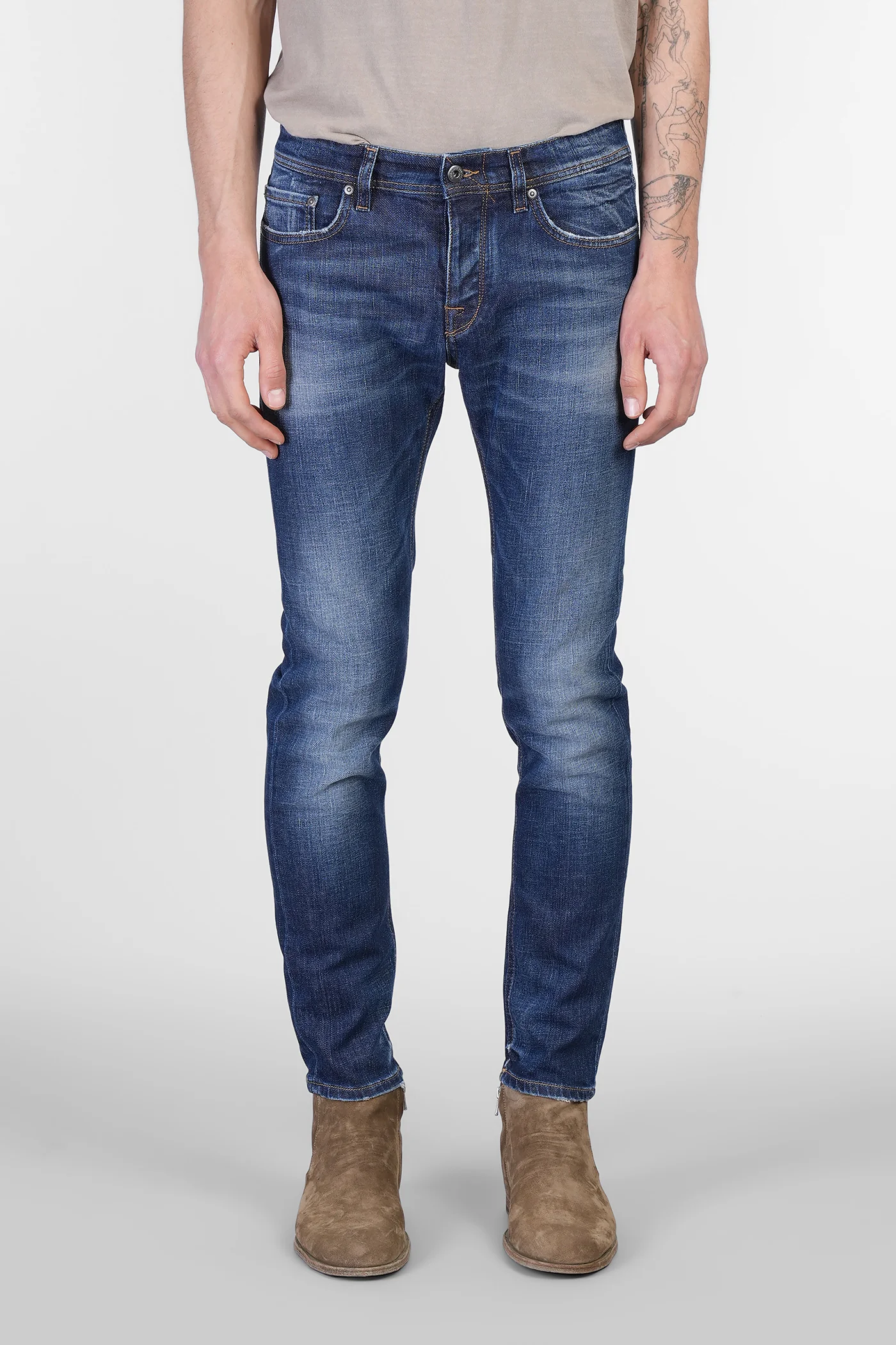 Jeans in blue denim