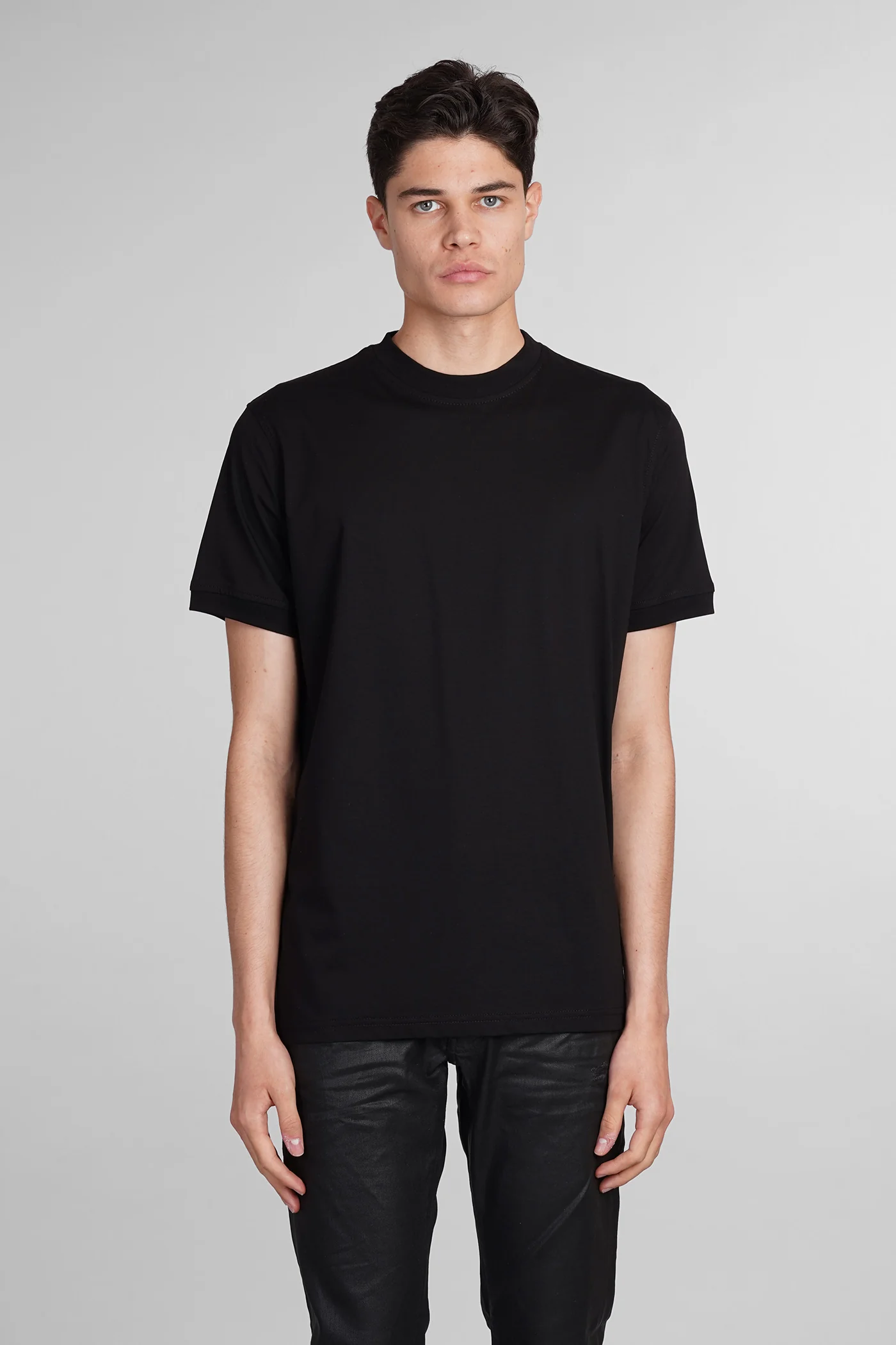 T-Shirt in black cotton