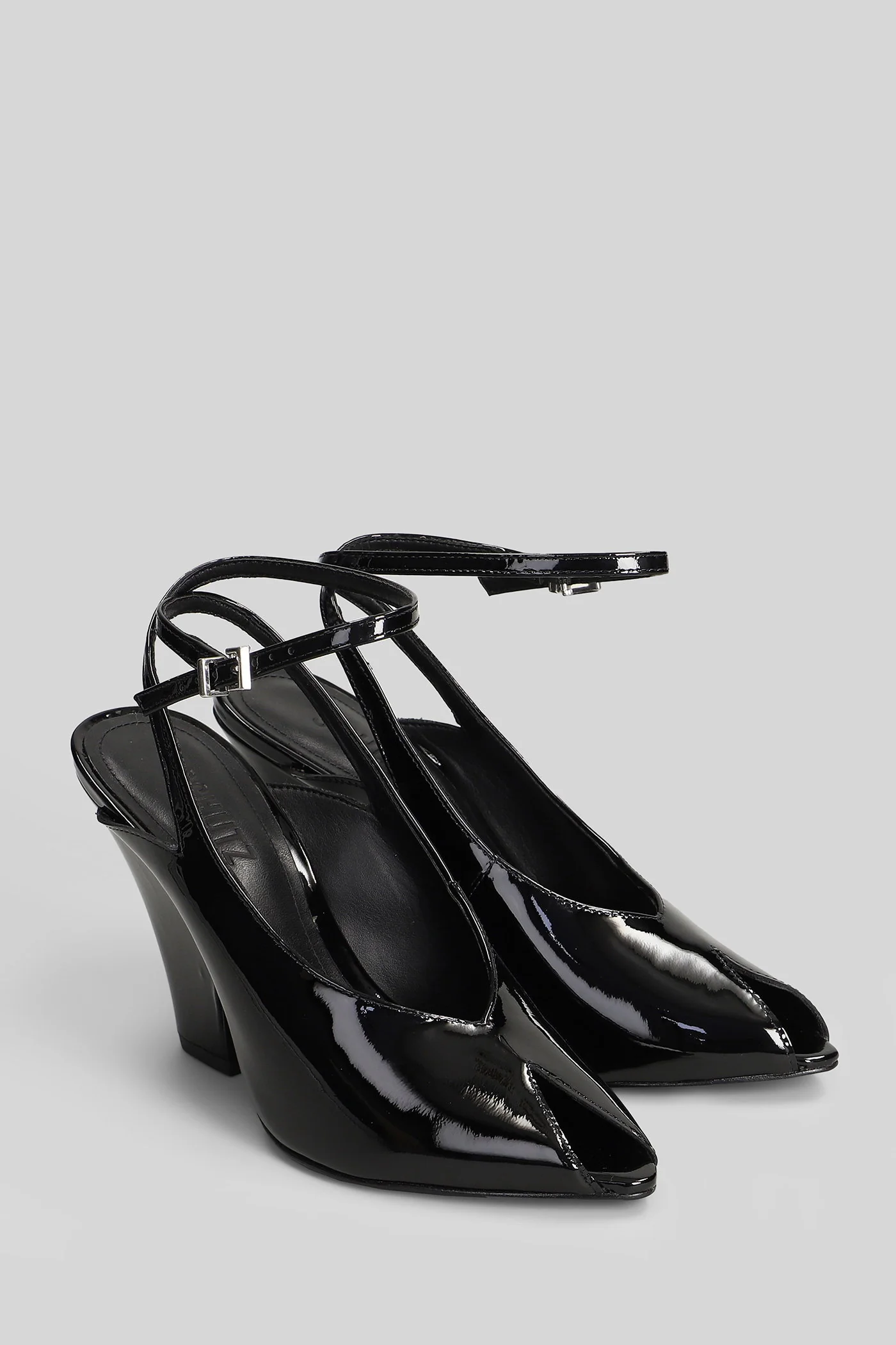 Pumps in black patent leather - Image 2