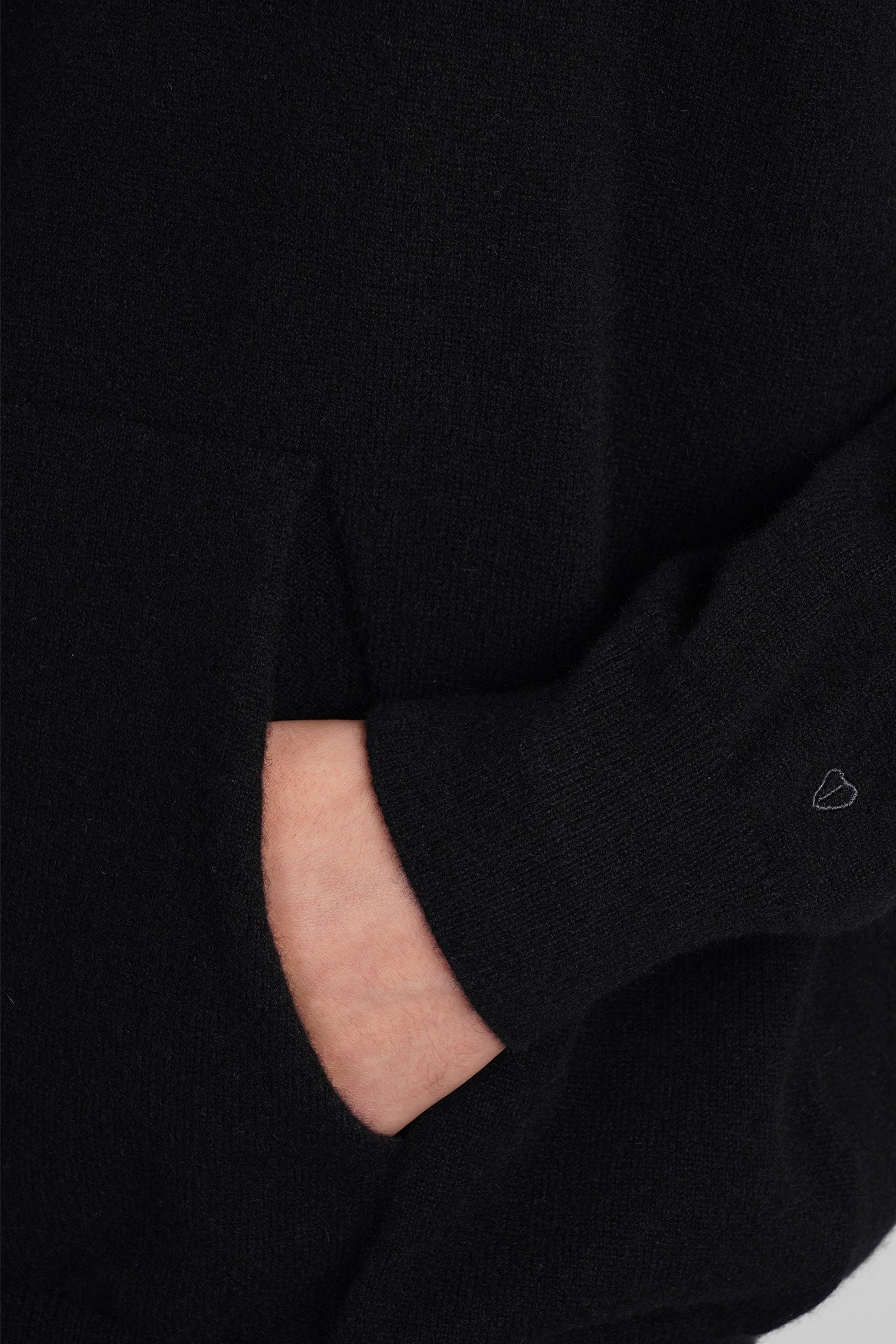 Knitwear in black cashmere - Image 5