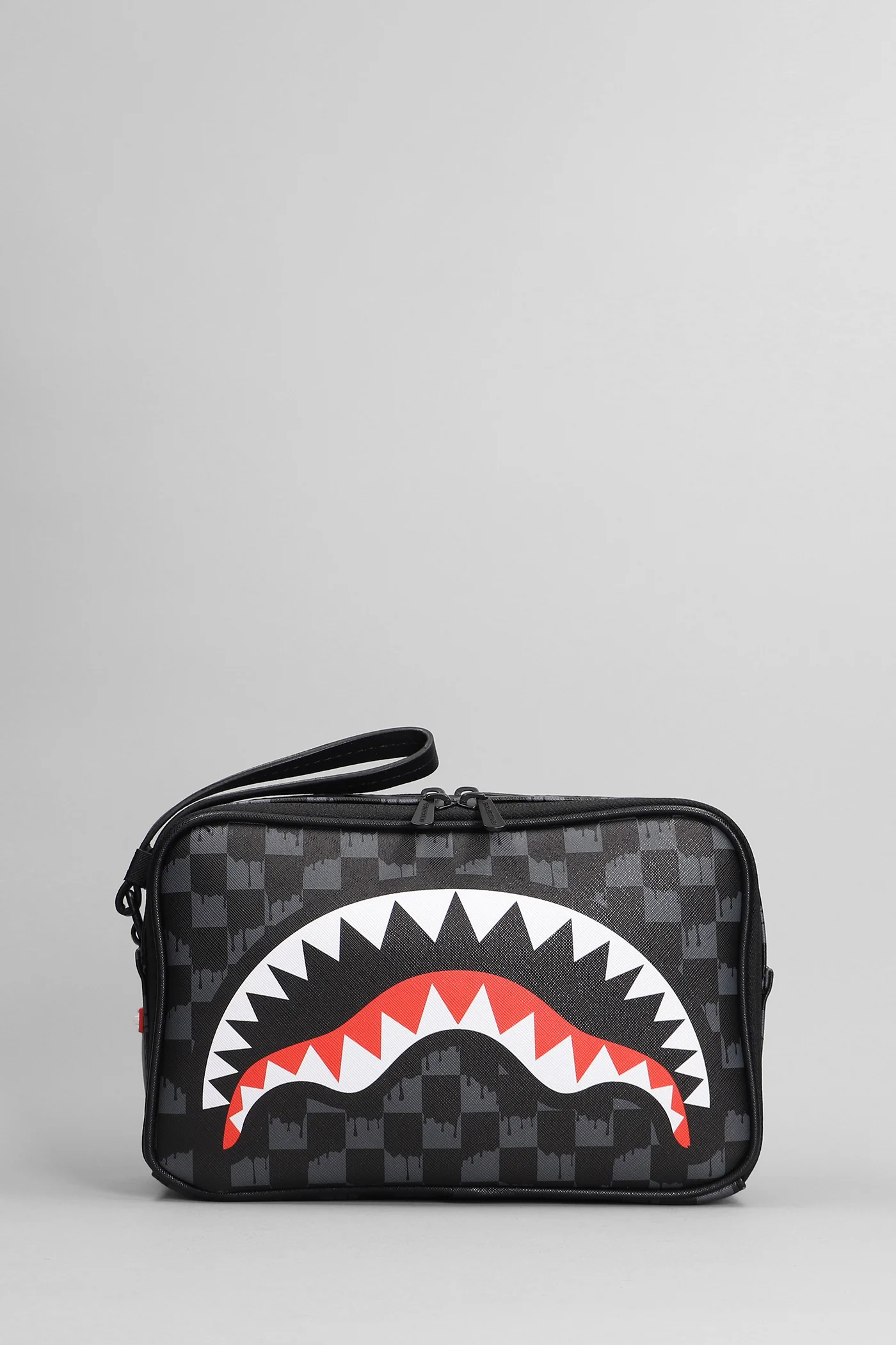 Clutch in black PVC
