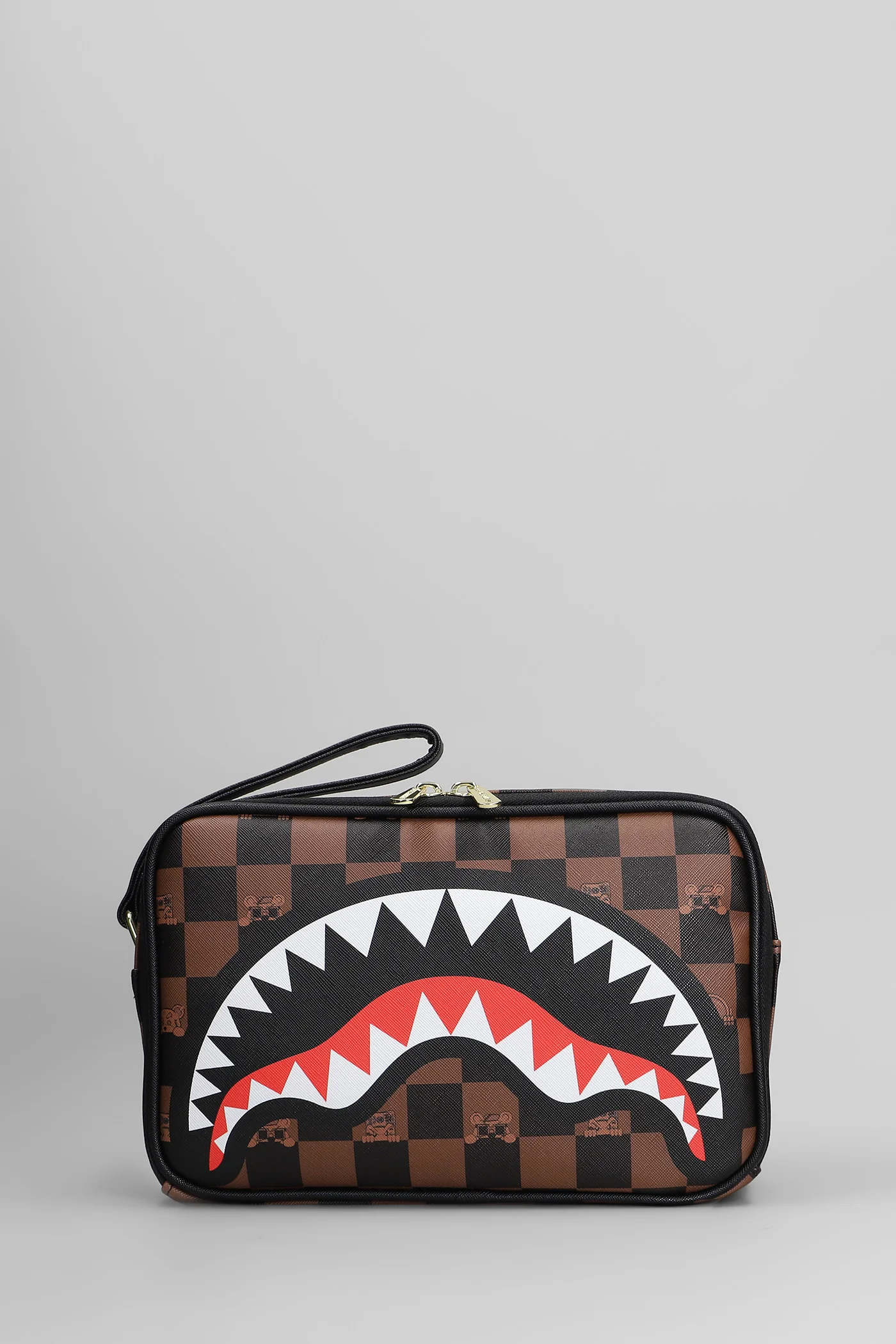 Clutch in brown PVC