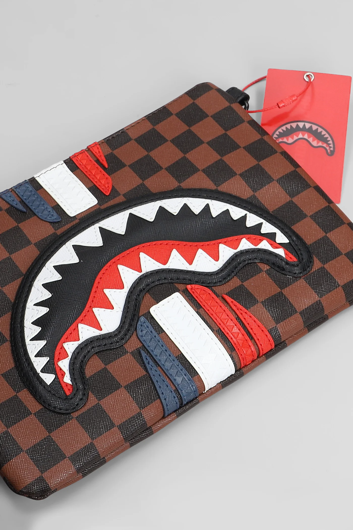 Clutch in brown PVC - Image 4