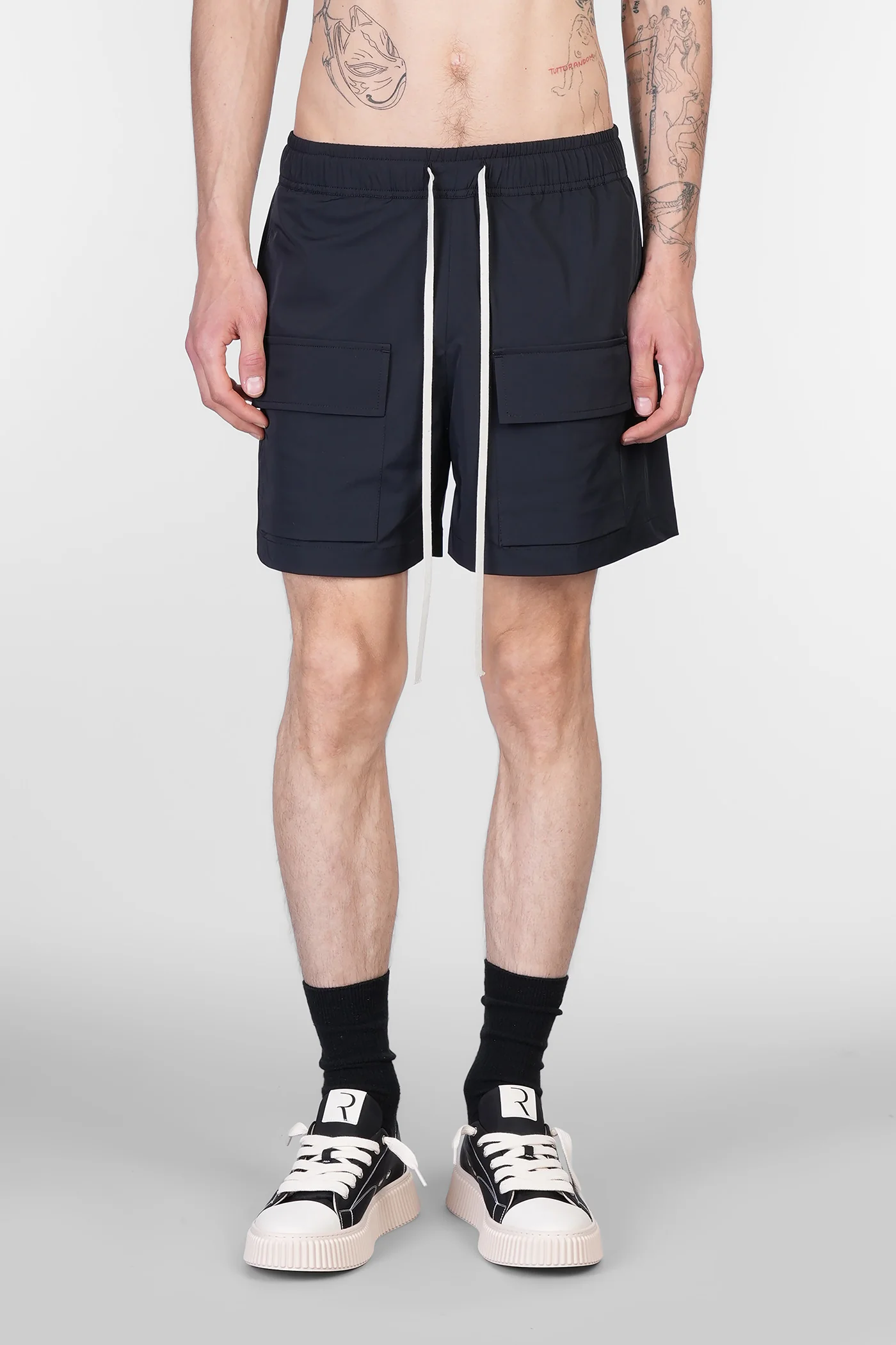 Shorts in black nylon