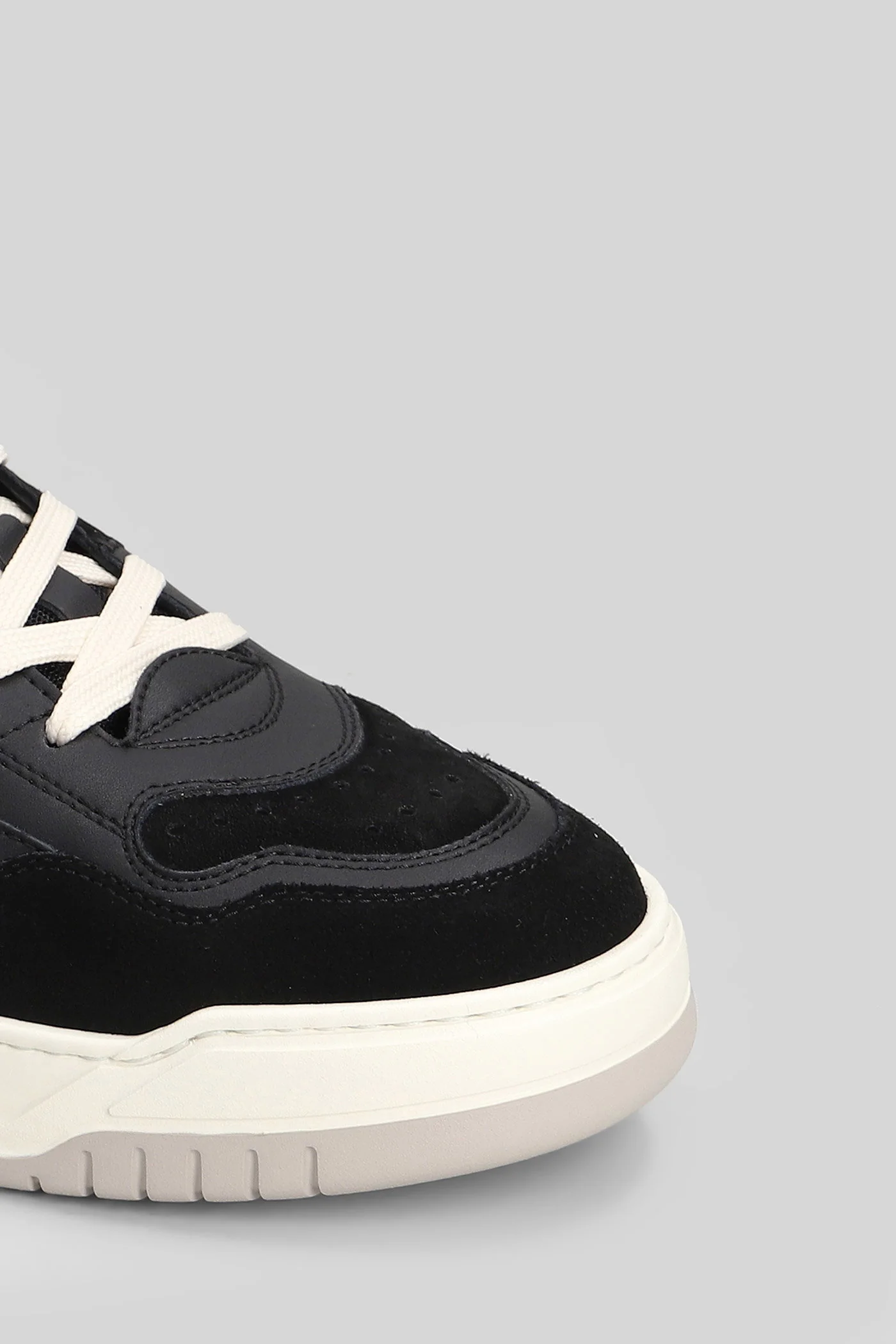 Skater Sneakers in black leather - Image 5