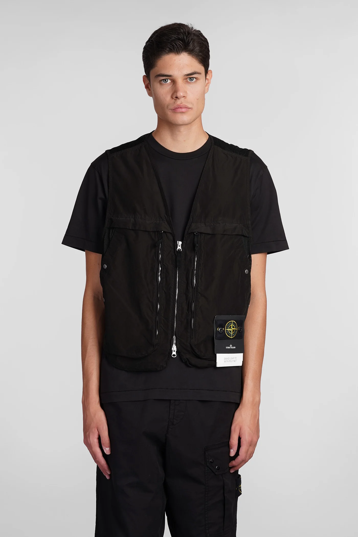 Vest in black polyester