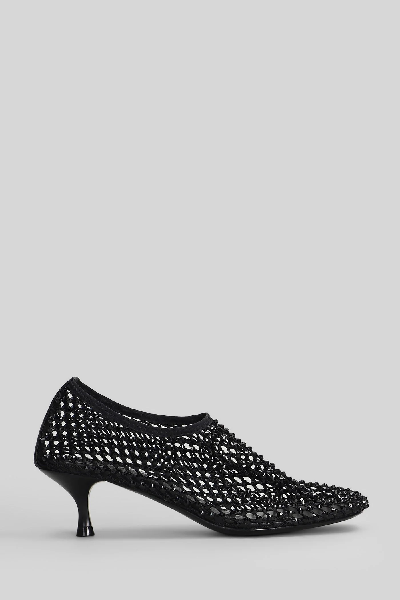 Pumps in black leather