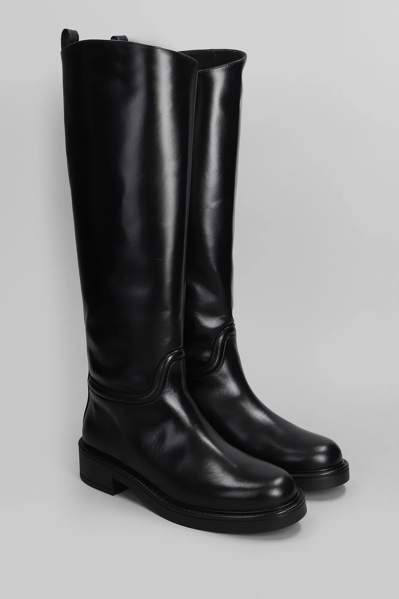 Celia low heels boots in black leather - Image 2