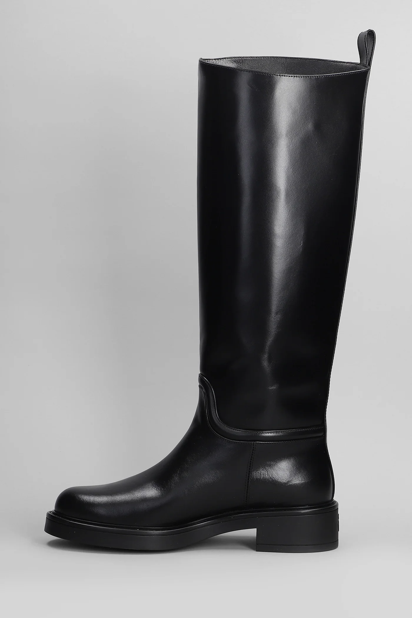 Celia low heels boots in black leather - Image 3
