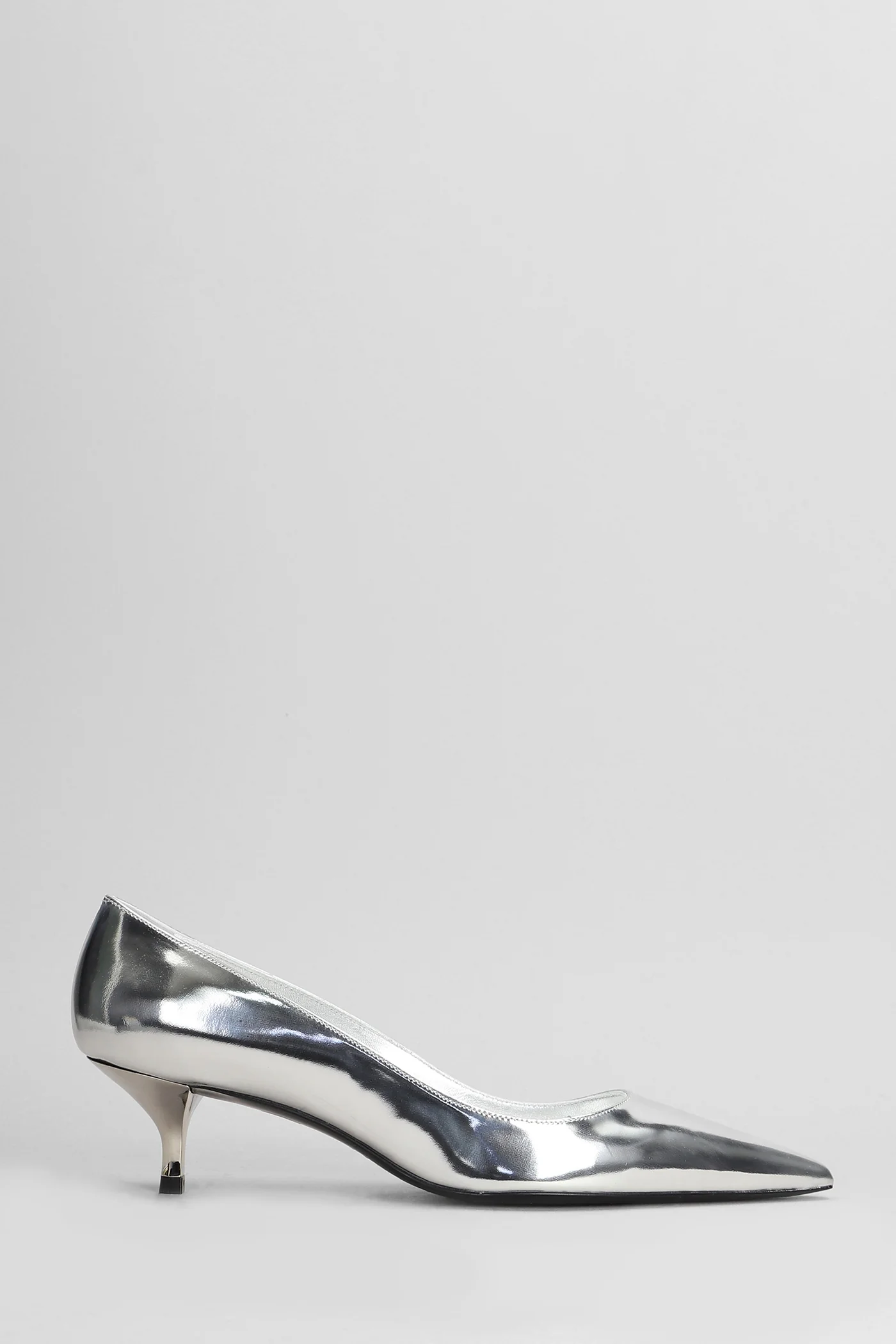 Stuart kitten Pumps in silver patent leather