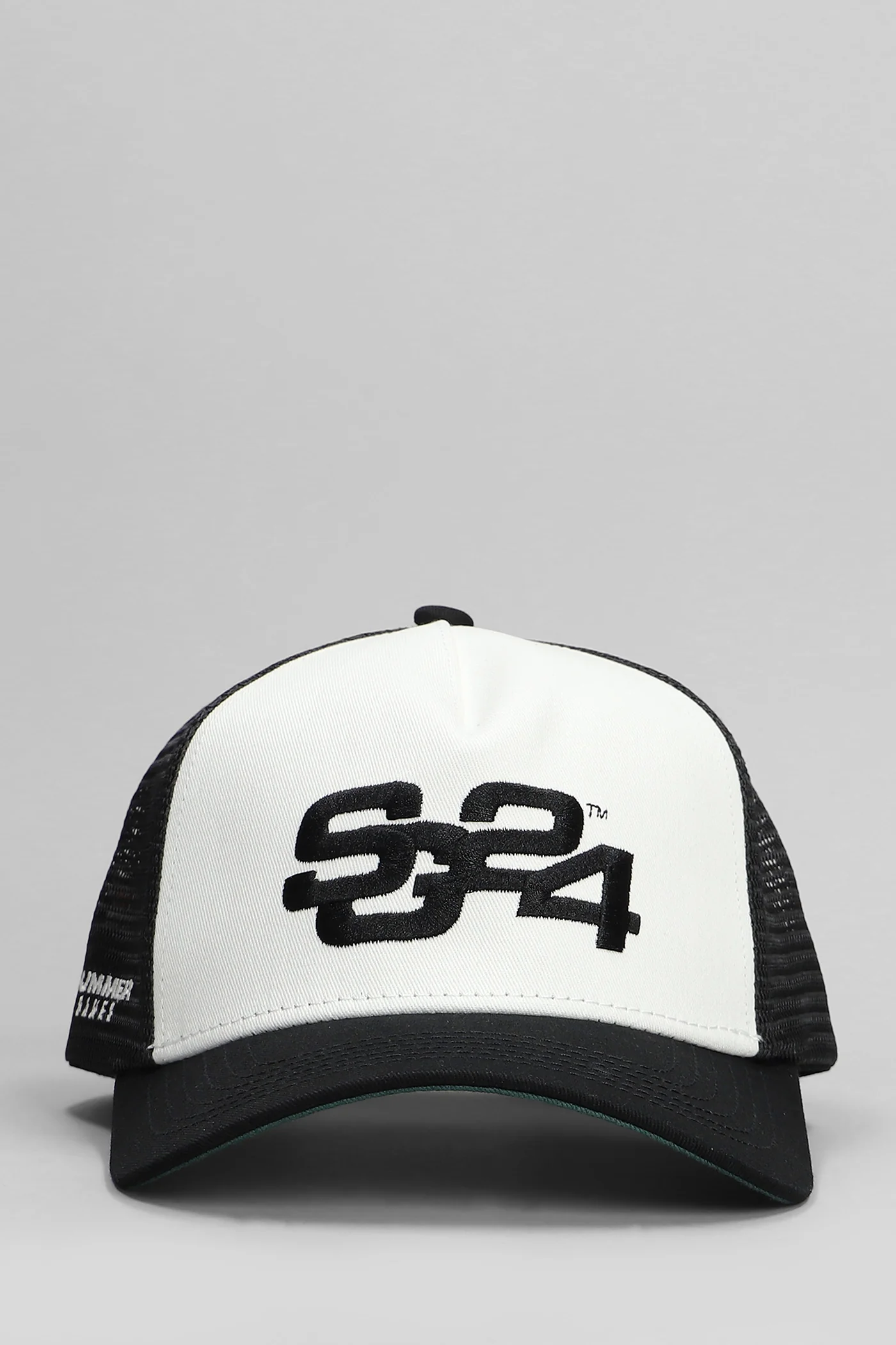 Hats in black cotton