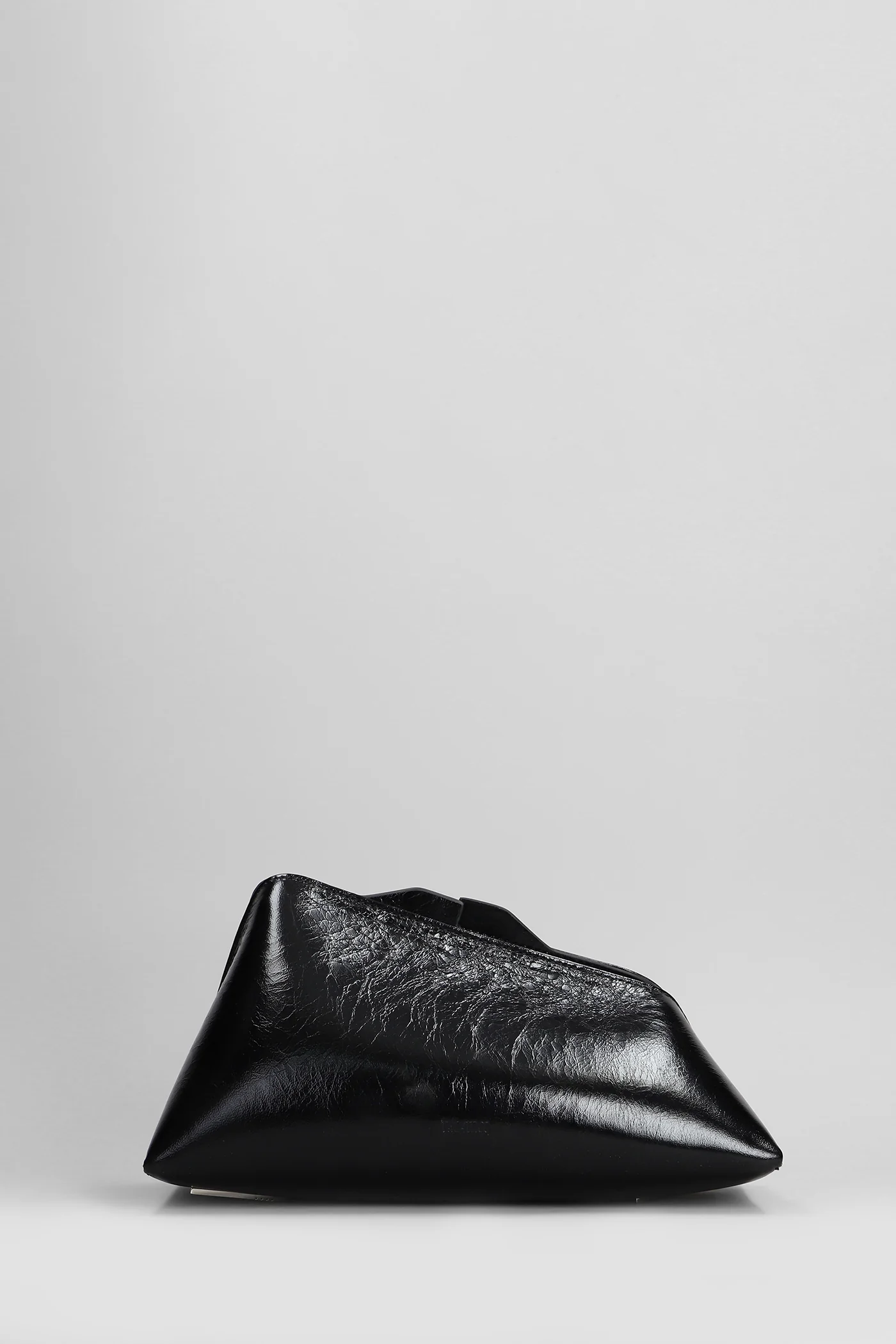 8.30 pm Clutch in black leather