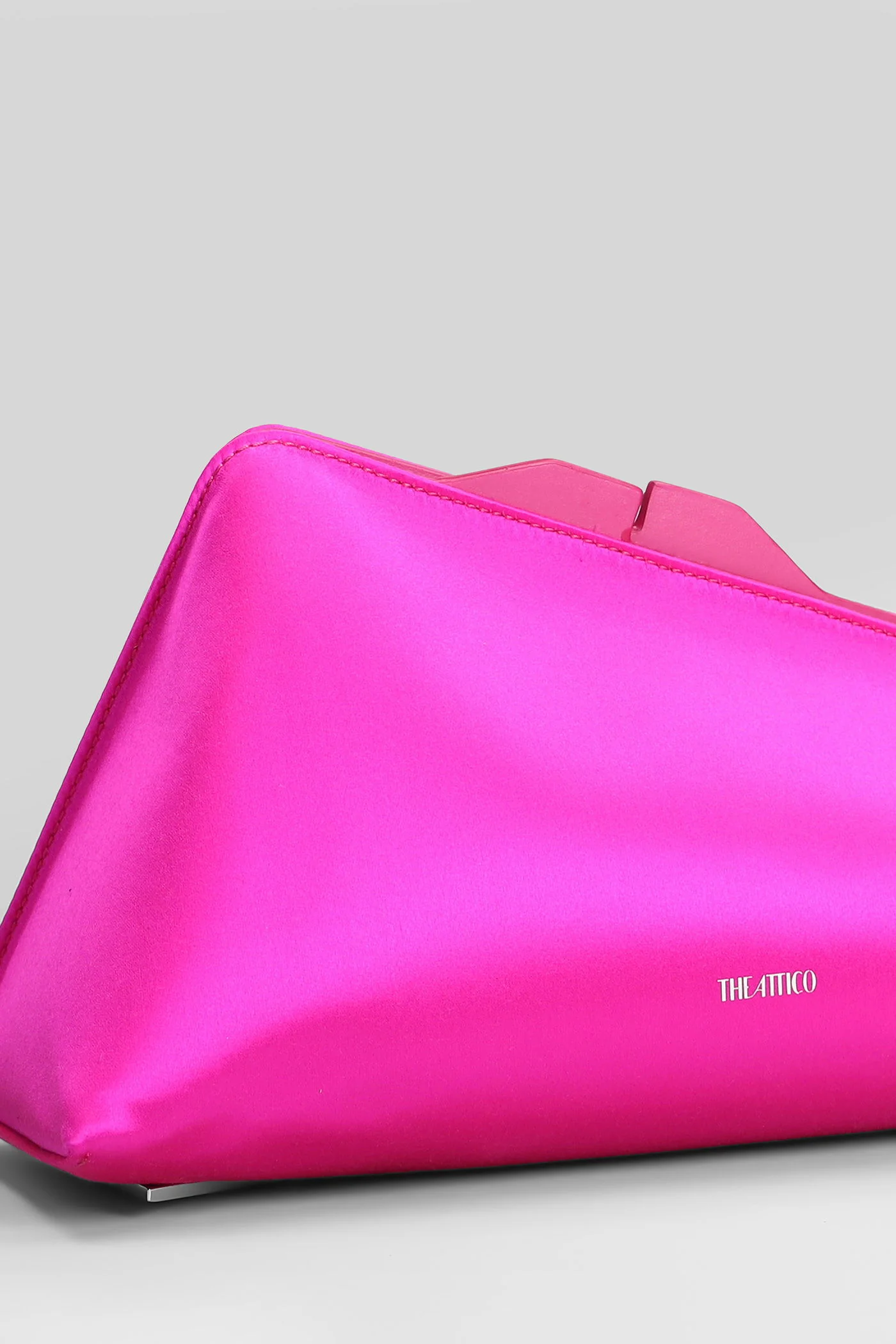 8.30 pm Clutch in fuxia satin - Image 4
