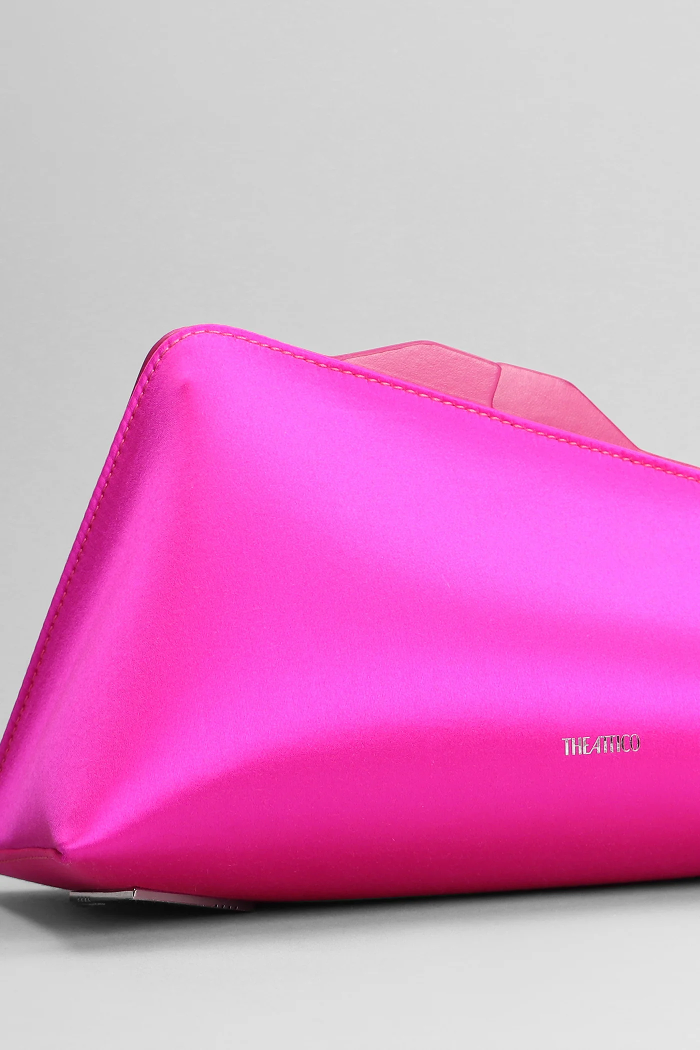 8.30 pm Clutch in fuxia satin - Image 4