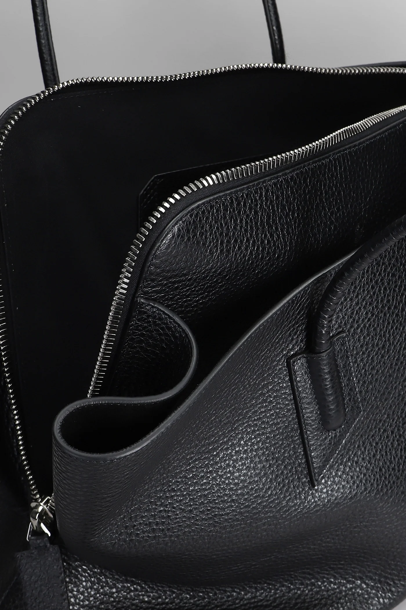 La passeggiata Shoulder bag in black leather - Image 4