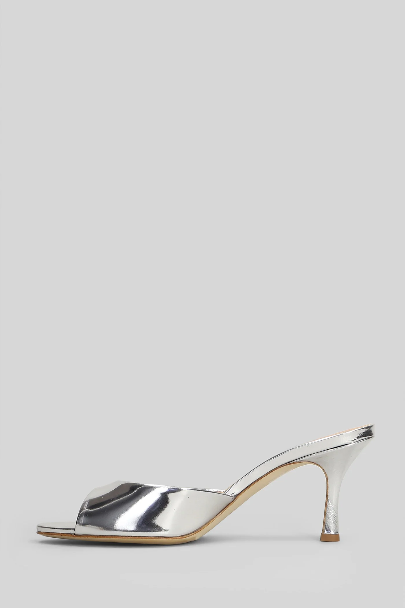 Flat sandal-slipper in silver leather - Image 18