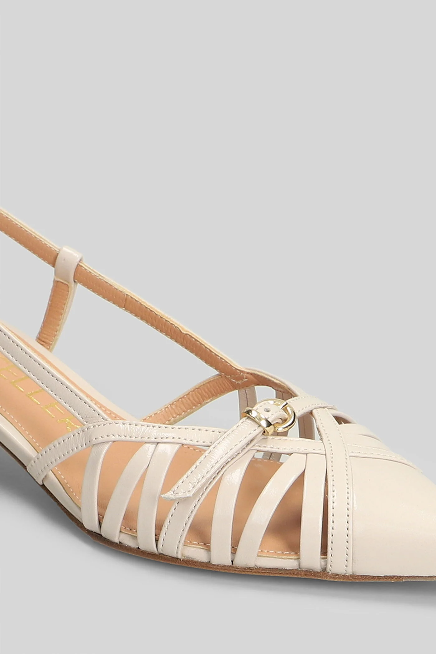 Pumps in beige leather - Image 5