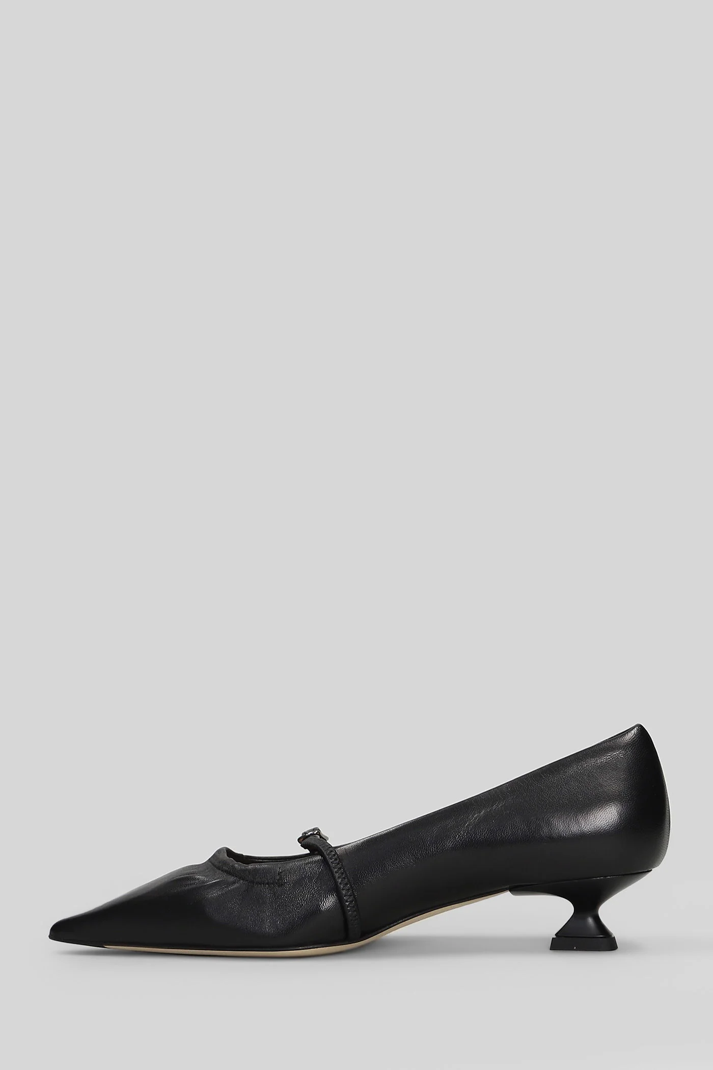 Pumps in black leather - Image 3