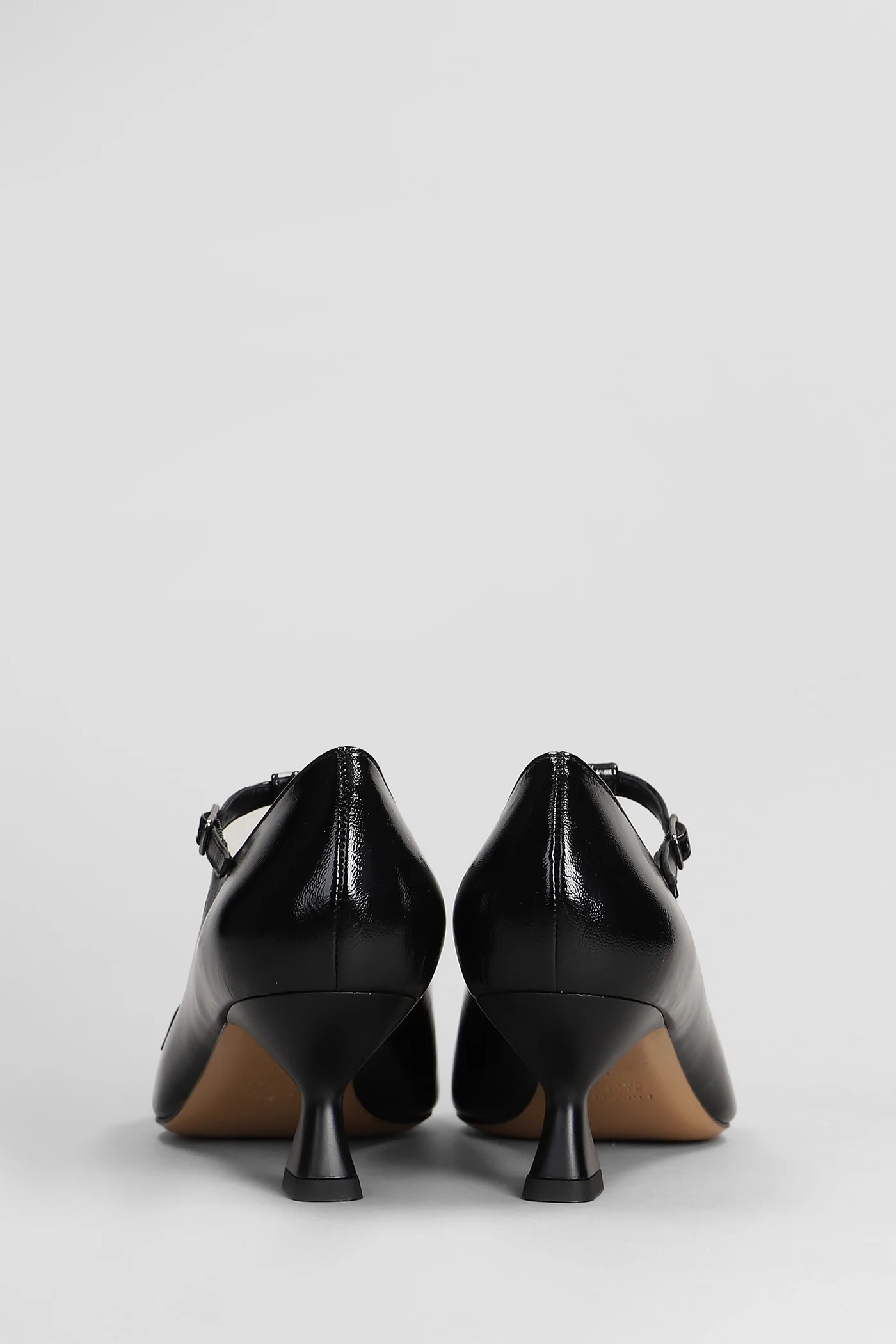 Pumps in black patent leather - Image 4