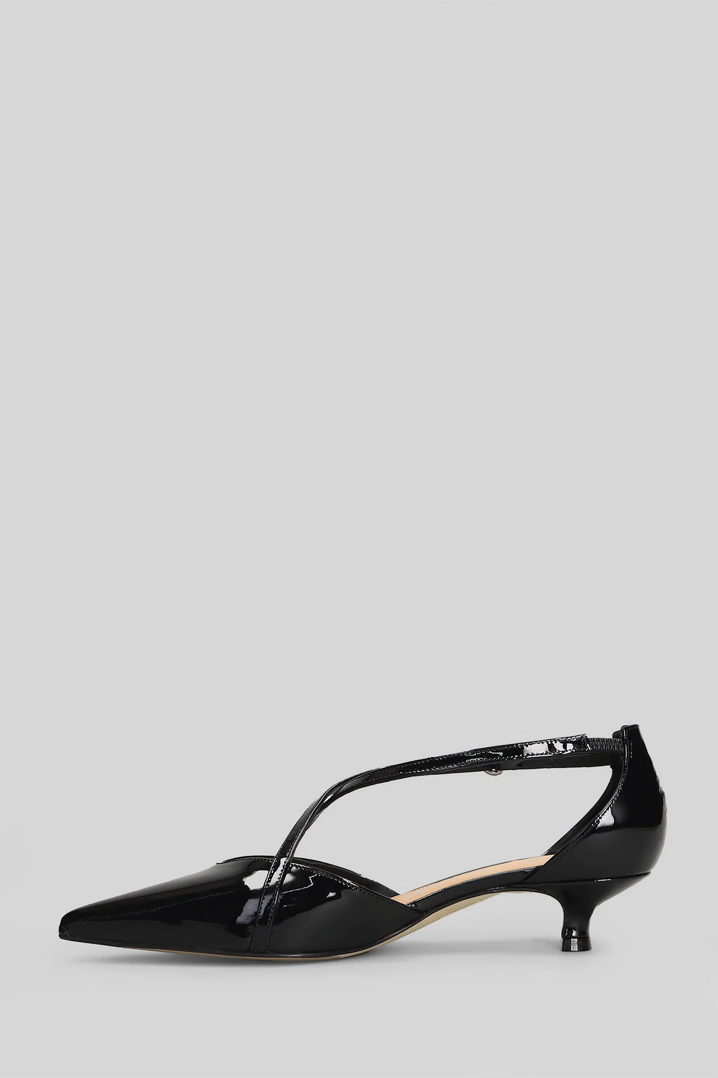 Pumps in black patent leather - Image 3