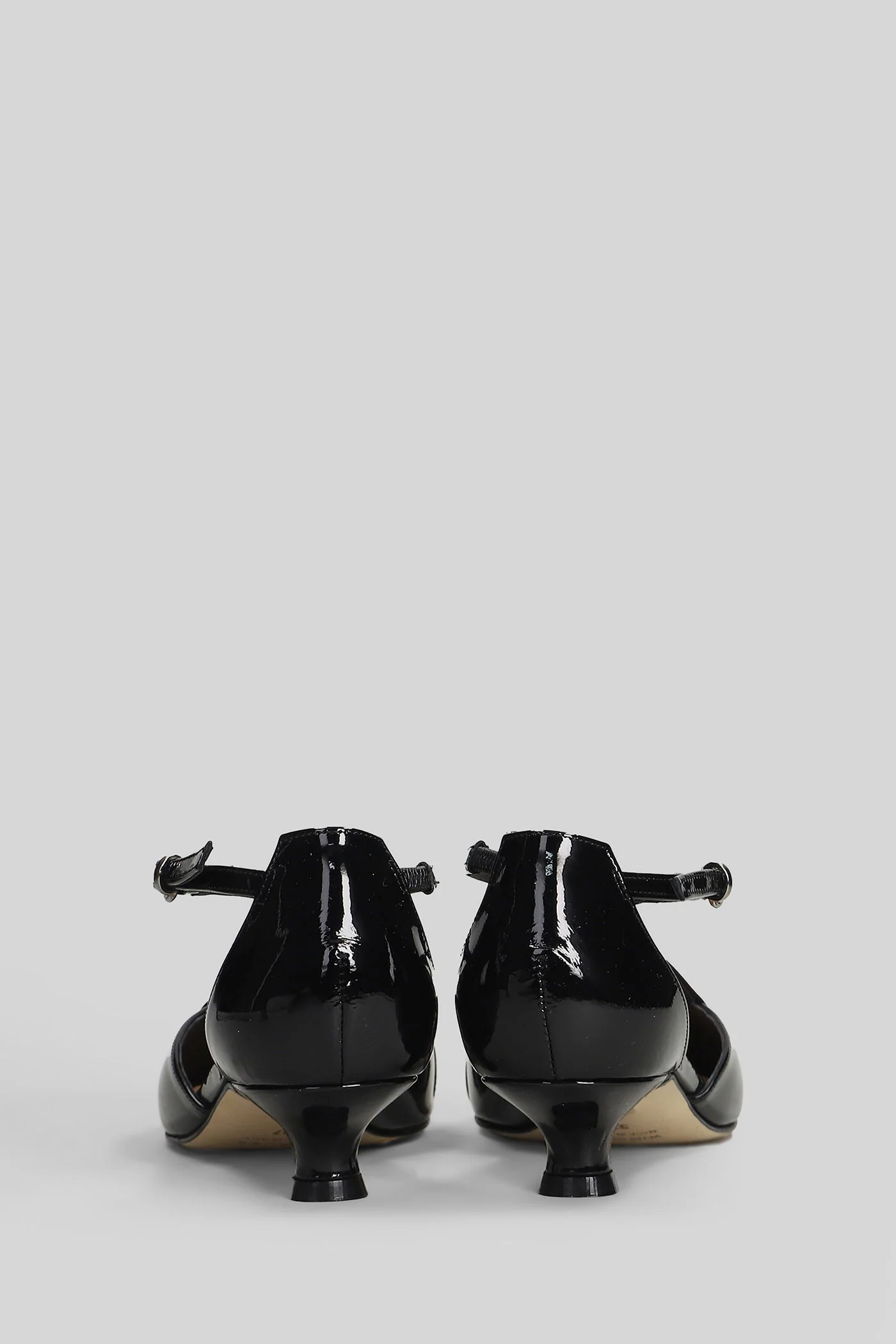 Pumps in black patent leather - Image 4