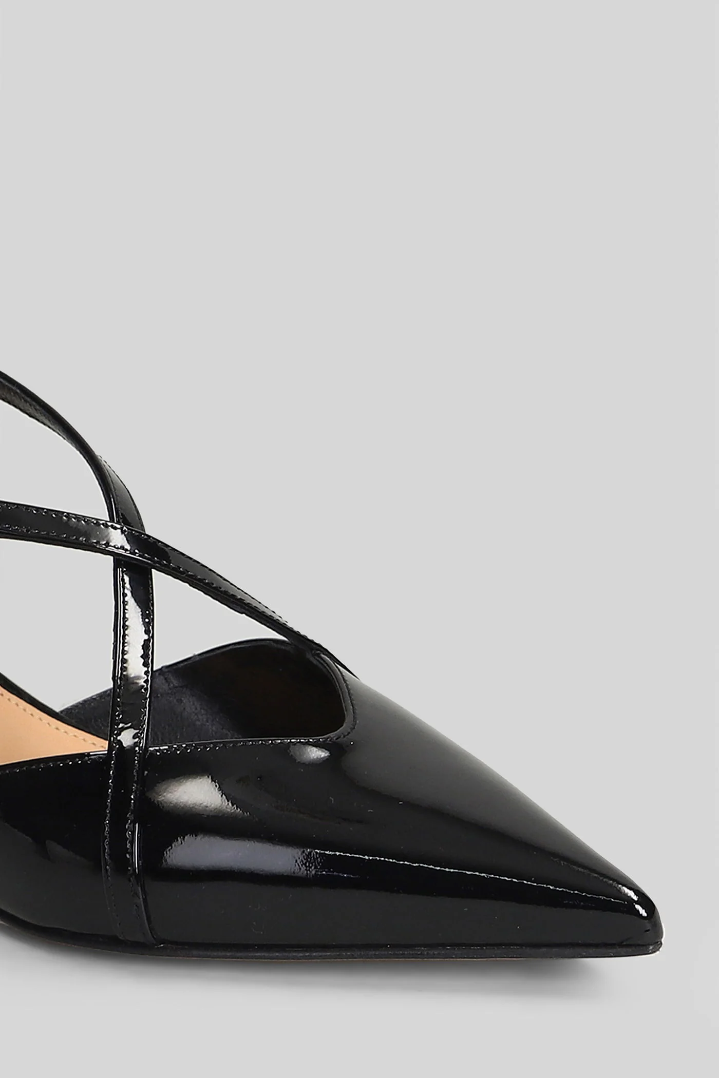 Pumps in black patent leather - Image 5