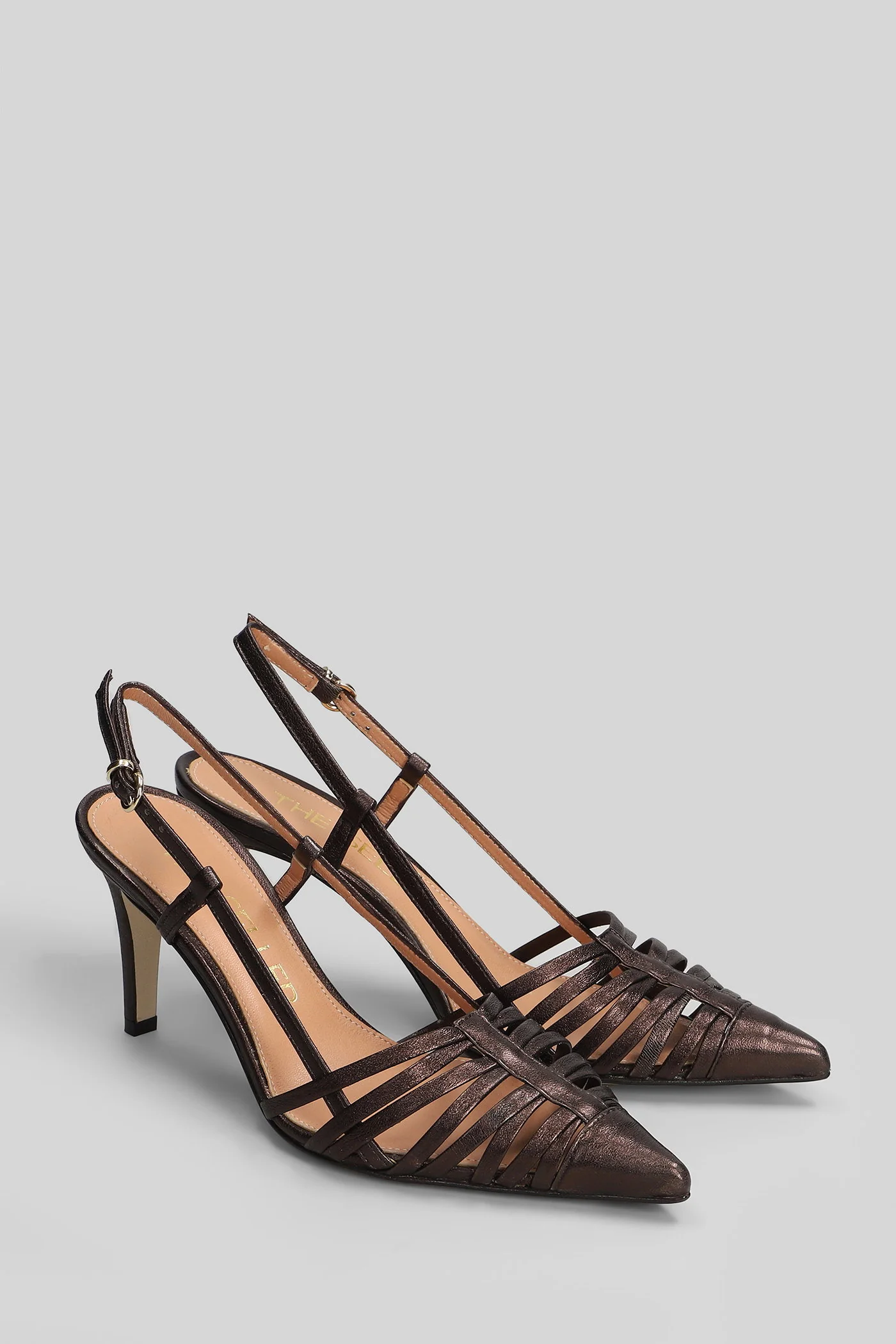 Pumps in dark brown leather - Image 2