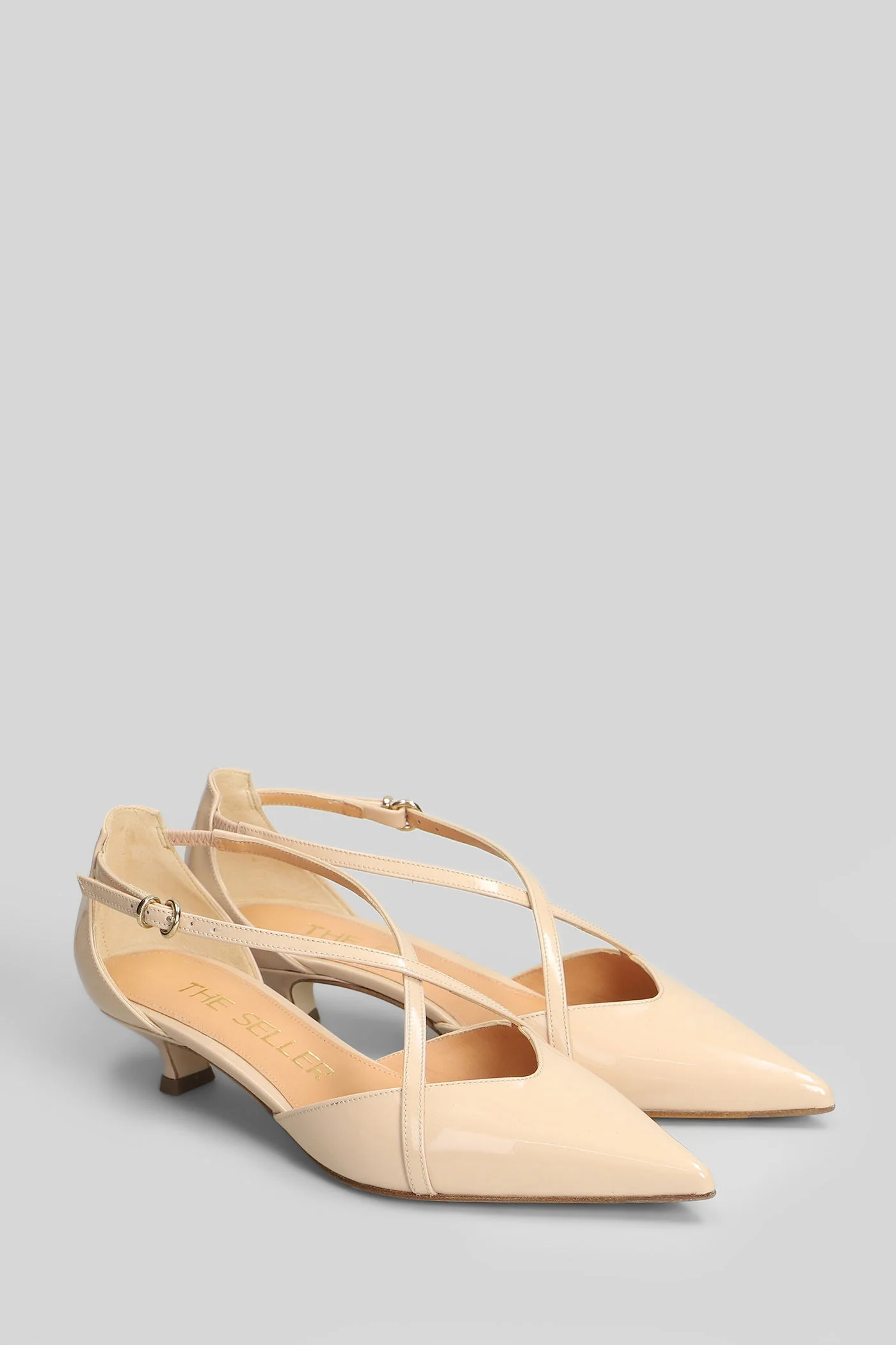 Pumps in powder patent leather - Image 2