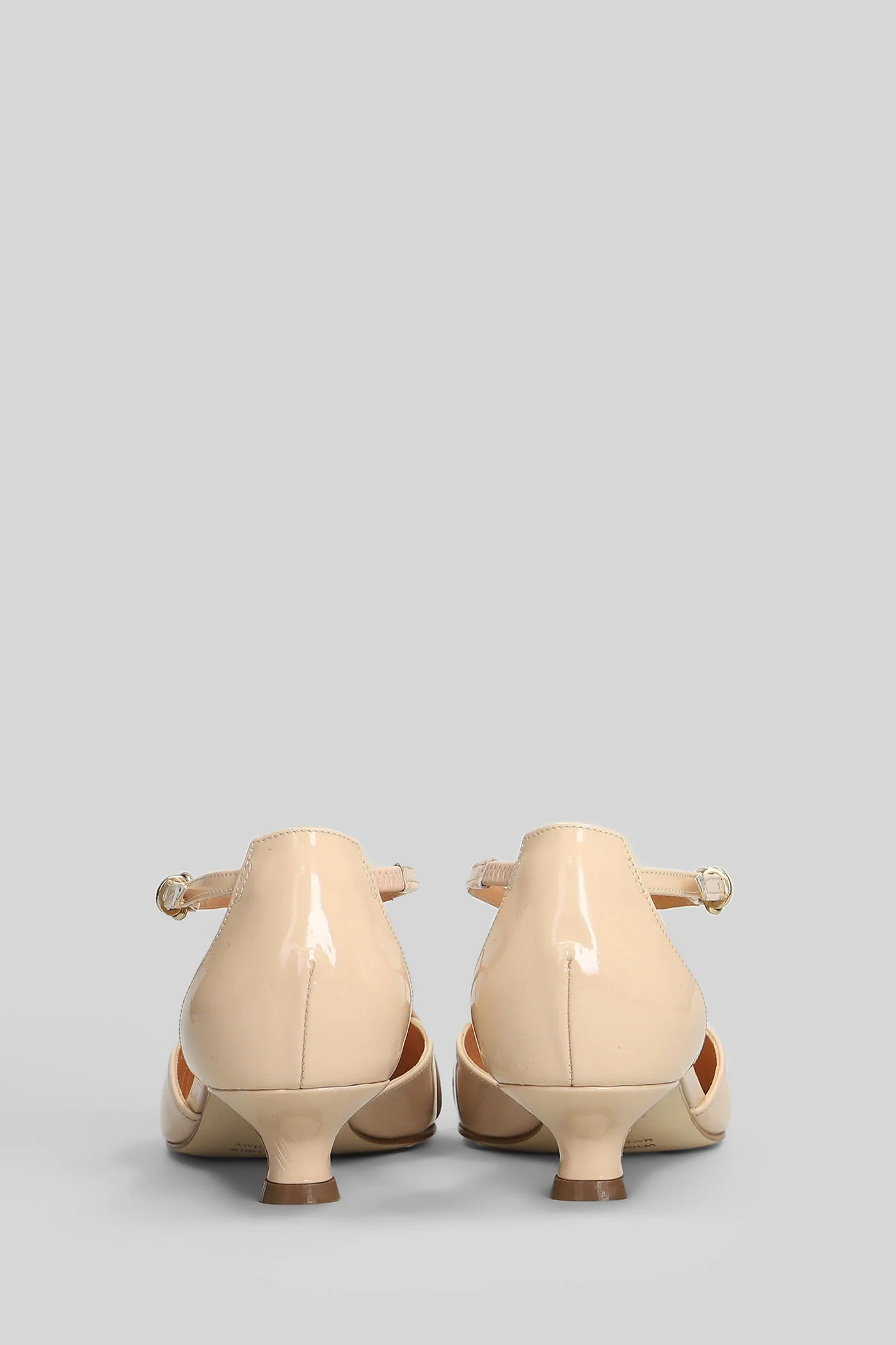 Pumps in powder patent leather - Image 4