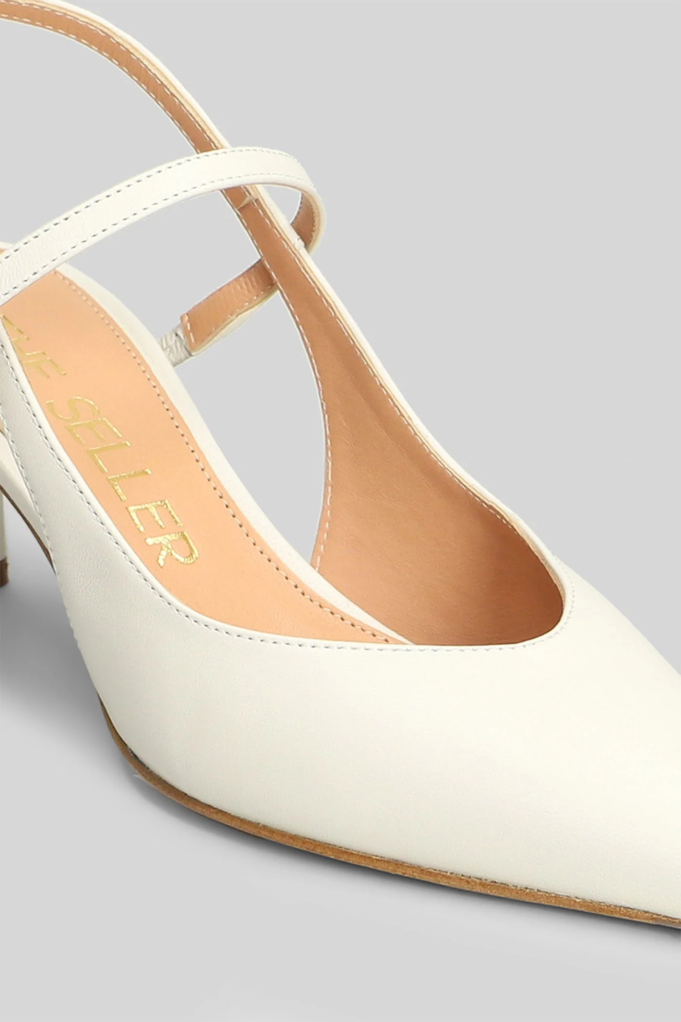 Pumps in white leather - Image 5
