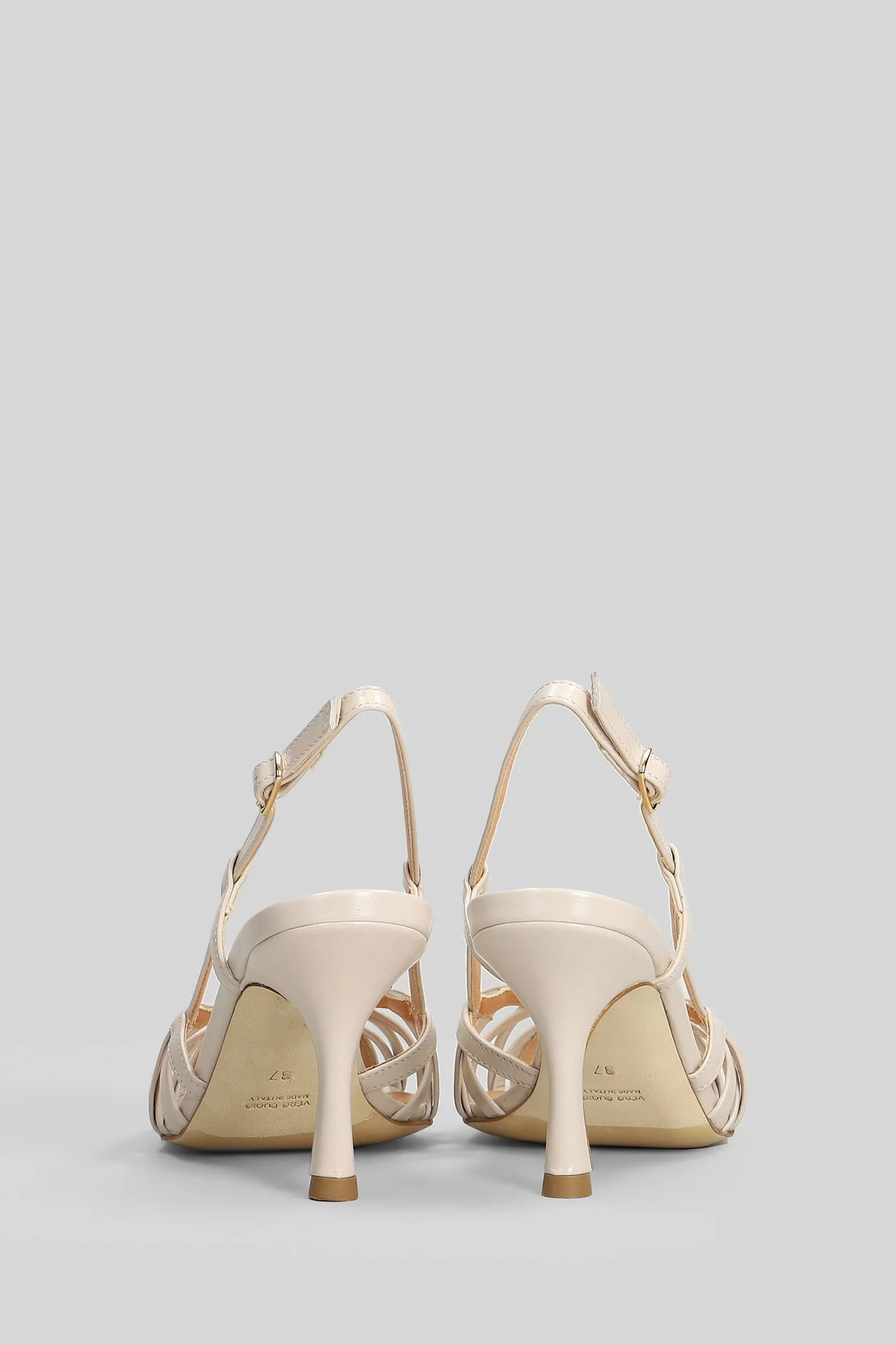 Sandals in beige leather - Image 4