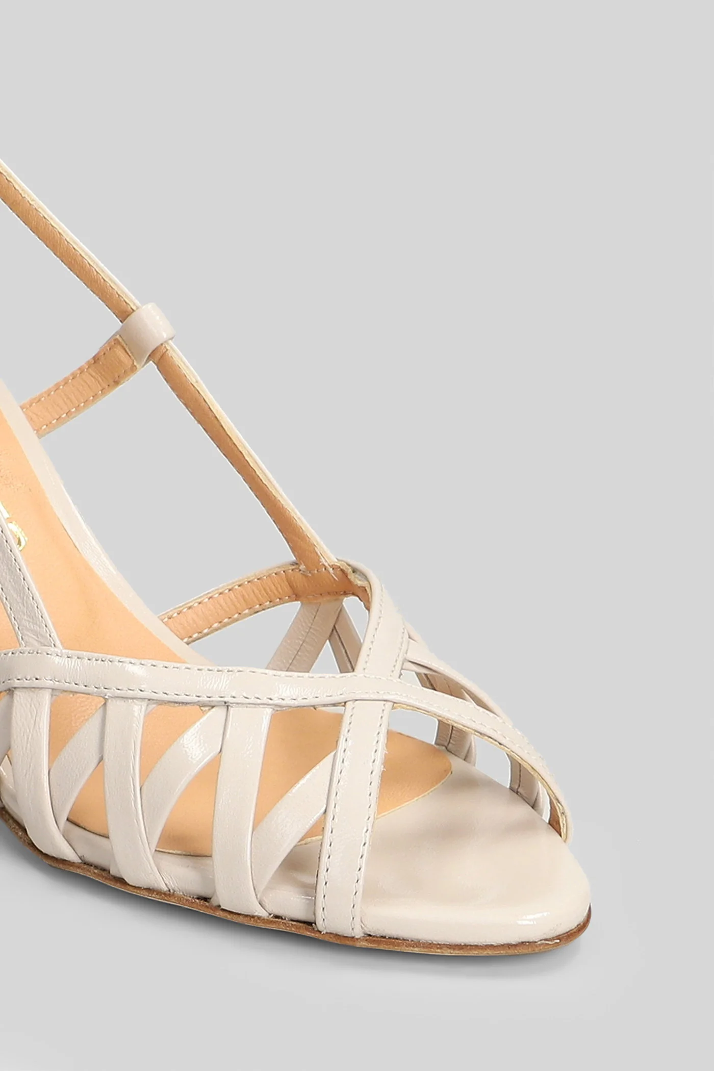 Sandals in beige leather - Image 5