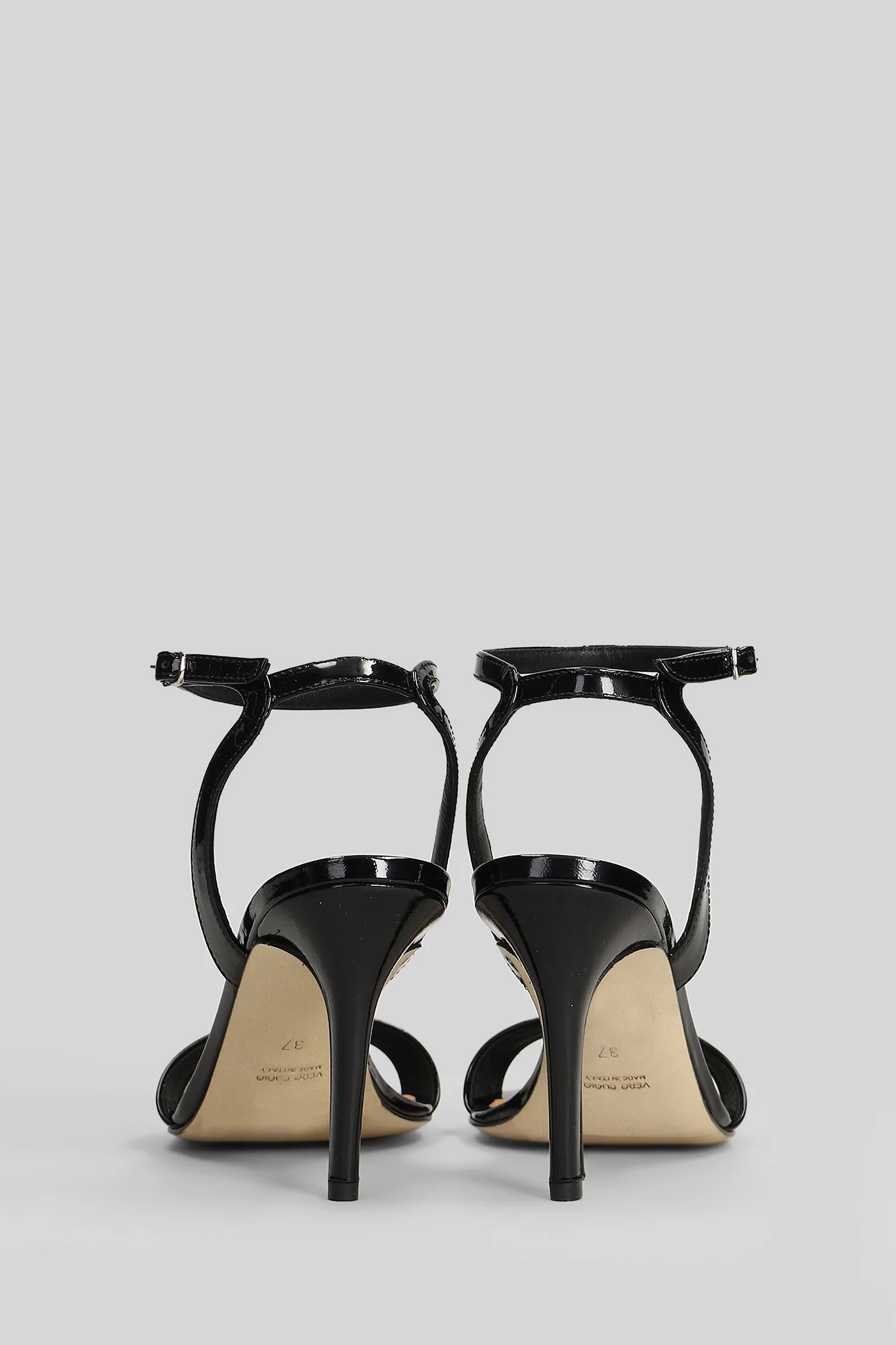 Sandals in black patent leather - Image 4
