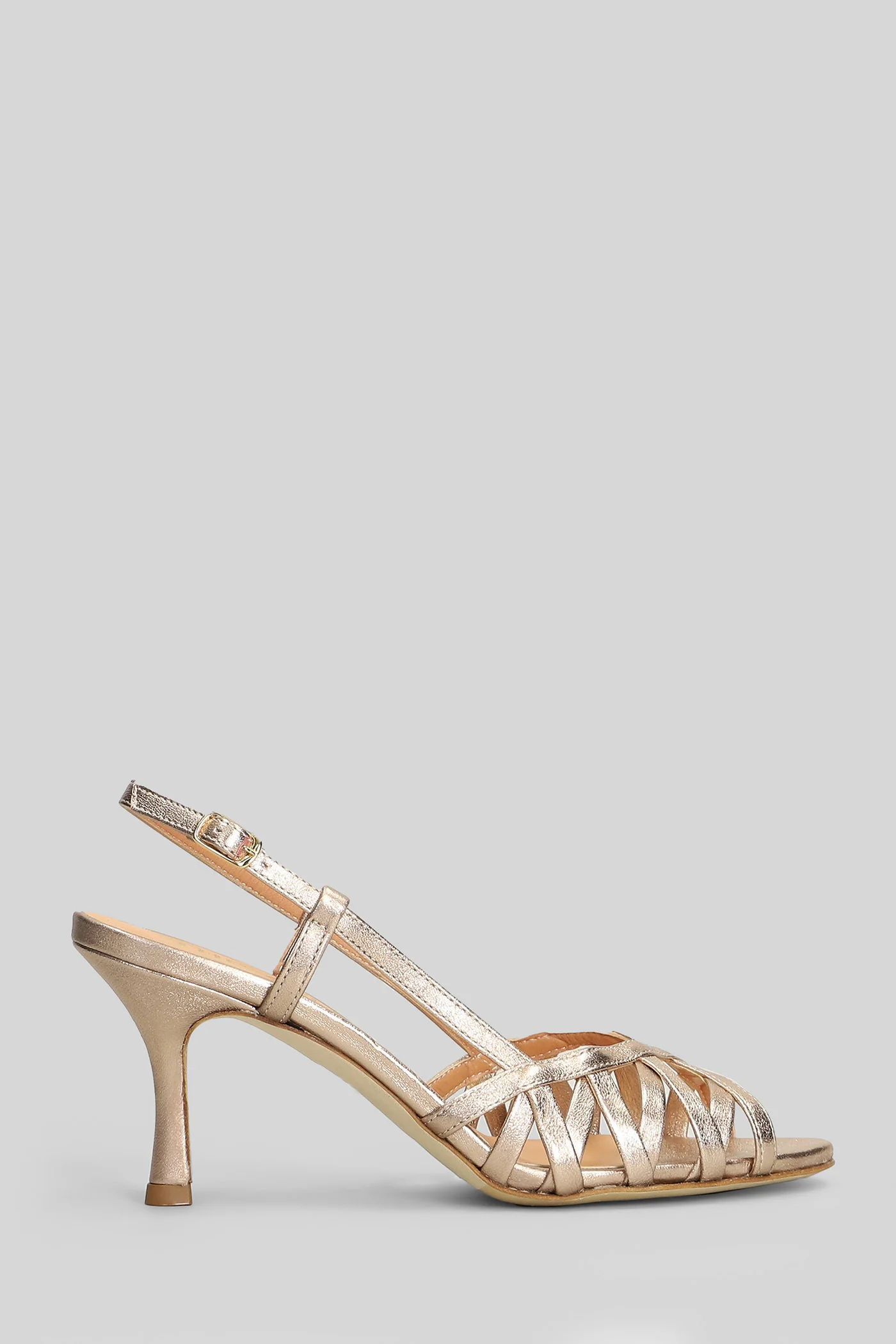 Sandals in copper leather