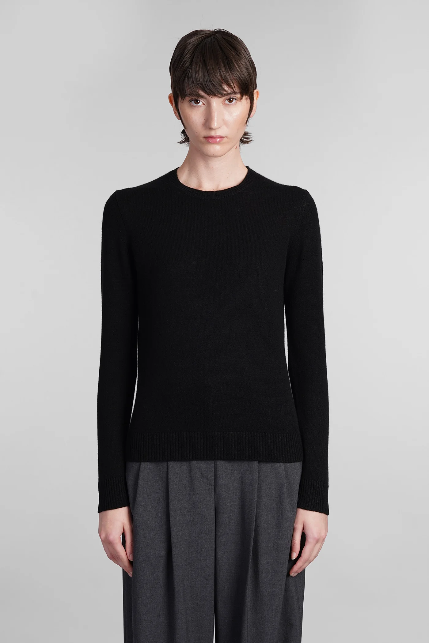 Knitwear in black cashmere